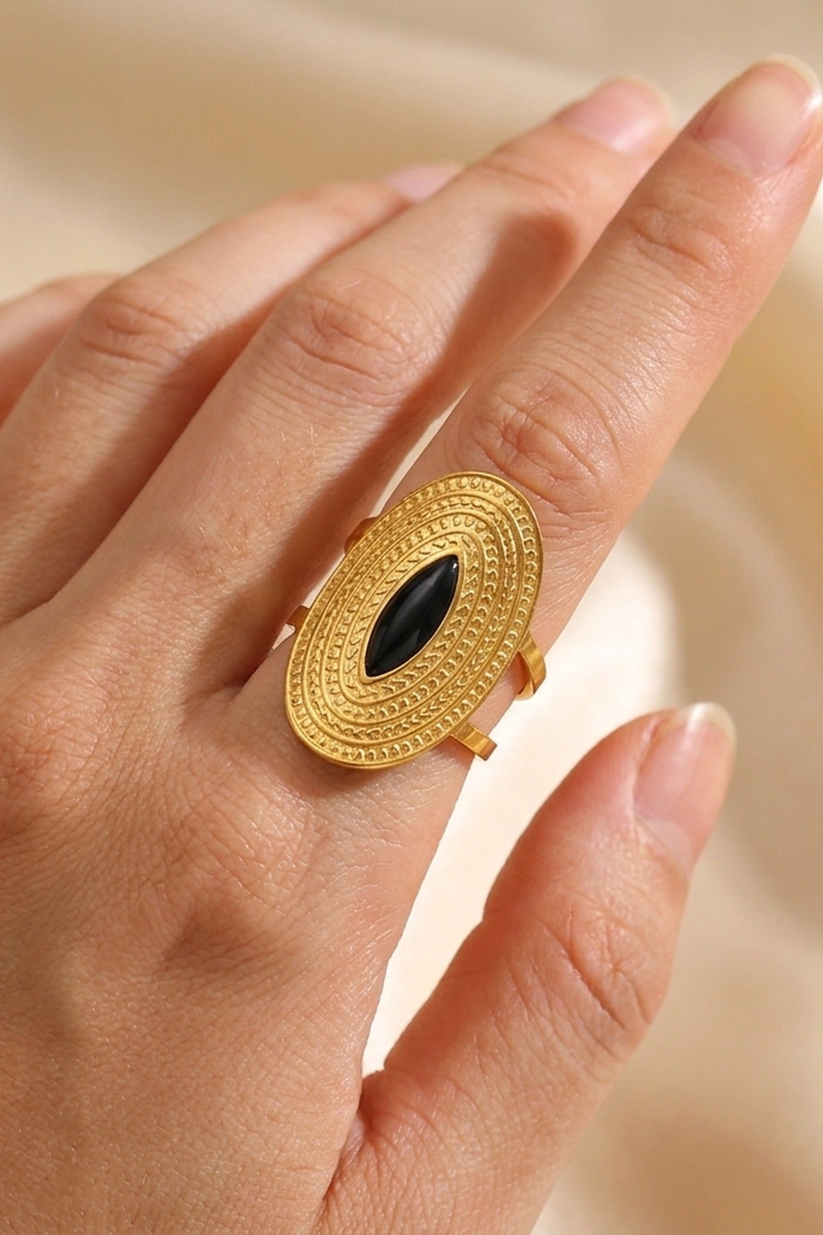 Emaar Oval Open Ring - Black