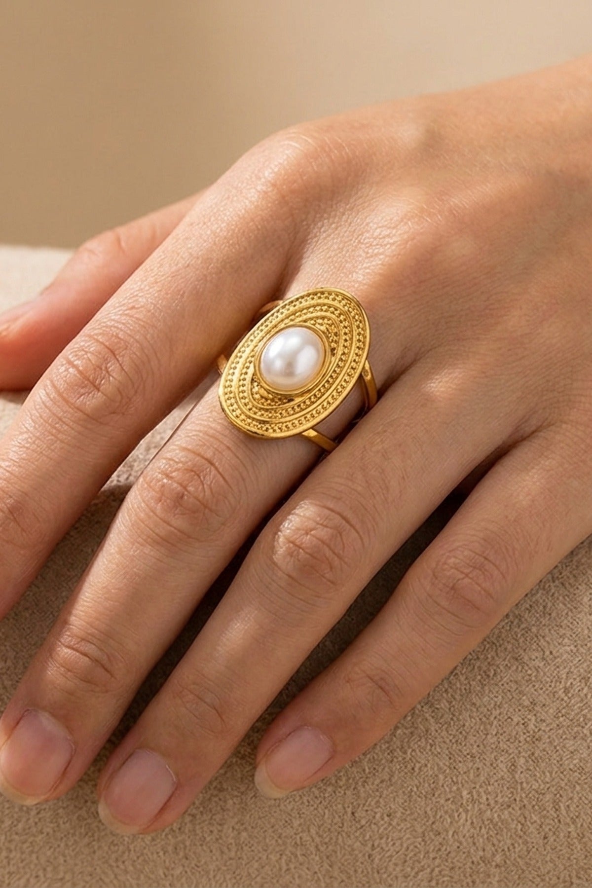 Evangeline Ring - White