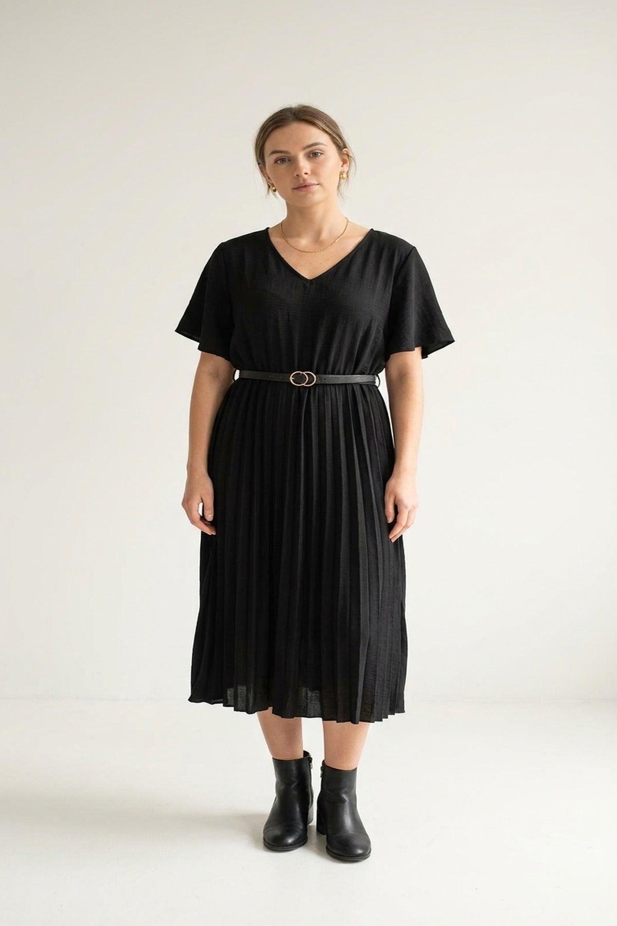 Elidi Short Sleeve Pleated Midi Dress With Waist Belt - Black