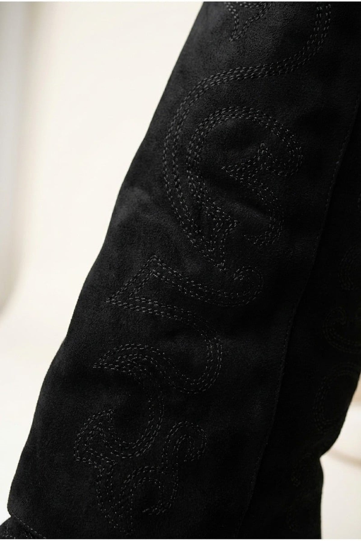 Ivy Womens Embroidered Western Cowboy Boots - Black