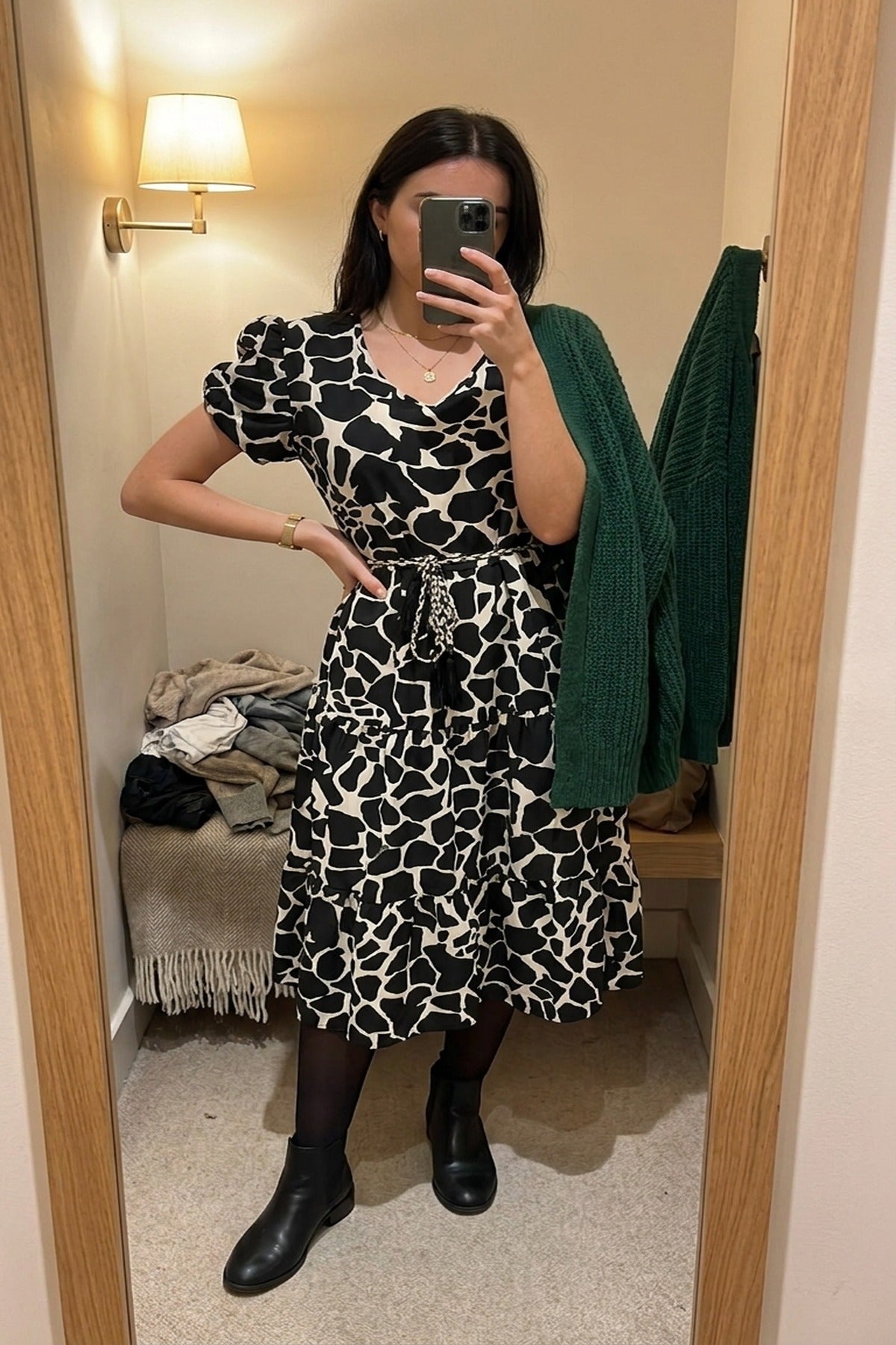 Noira Printed Short Sleeve Tiered Midi Dress With Waist Tie - Blackwhite