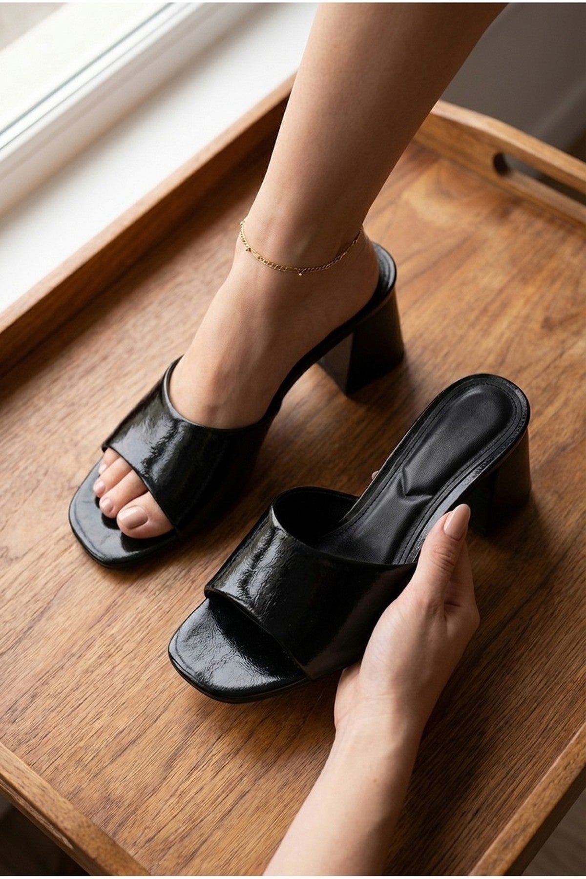 Rosa Womens Square Toe Block Heel Mules - Black