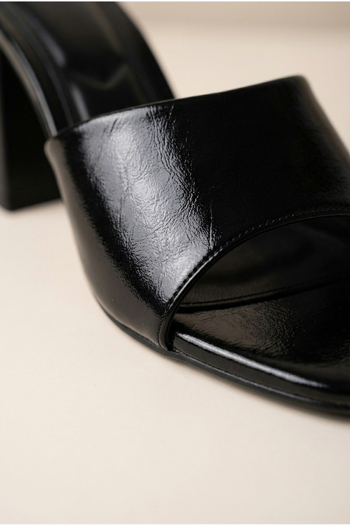 Rosa Womens Square Toe Block Heel Mules - Black