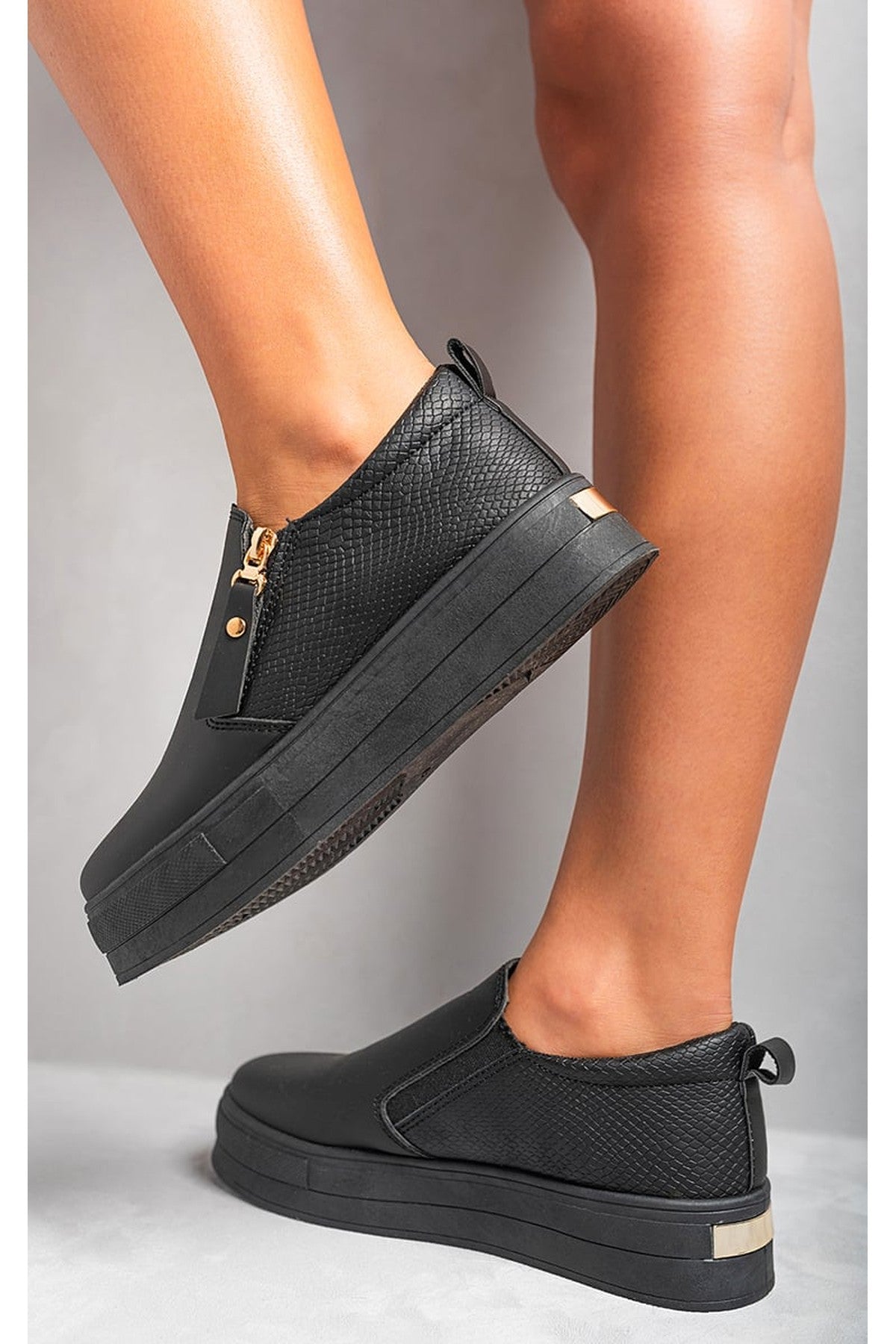 Andrea Zipper Decor Slip On Trainers - All Black