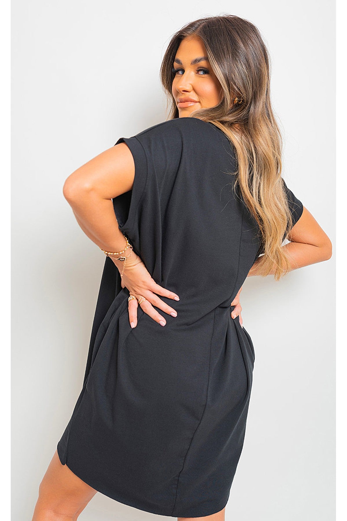 Esme Short Sleeve With Front Pockets Top - Black