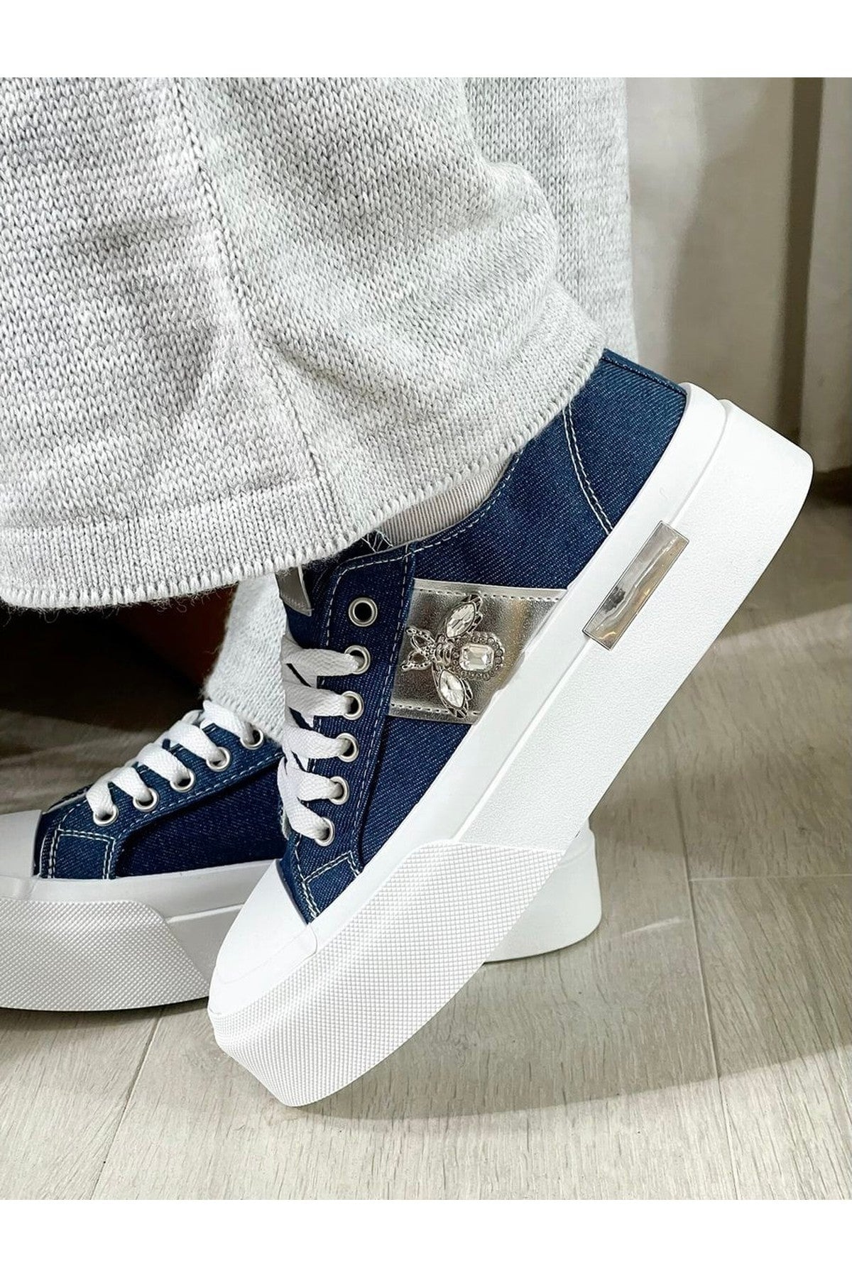 Calista Luxe Bee Decorative Lace Up Platform Trainers - Jeans