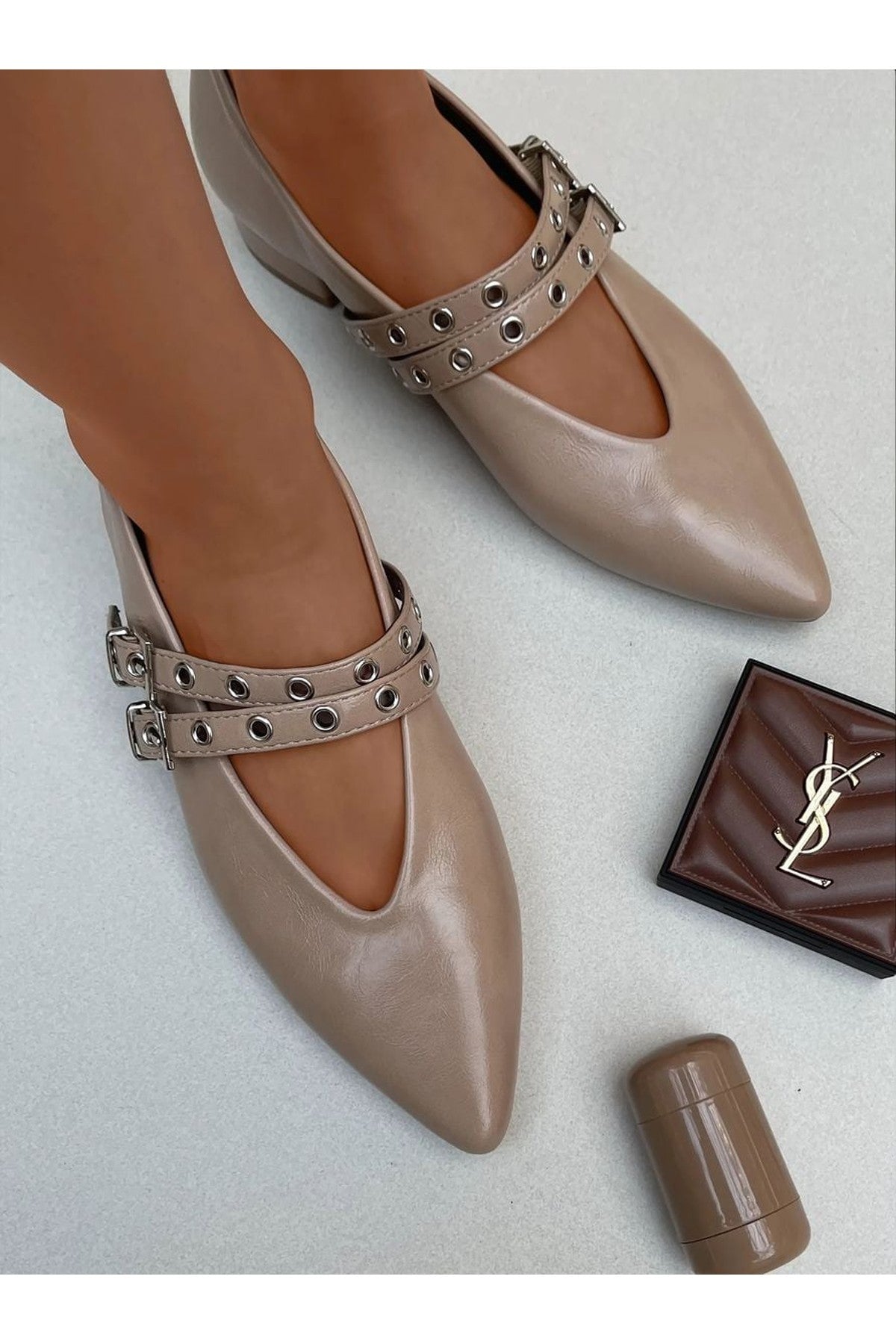 Caryn Low Heel Double Buckle Eyelet Strap Pointed Flat Shoes - Khaki