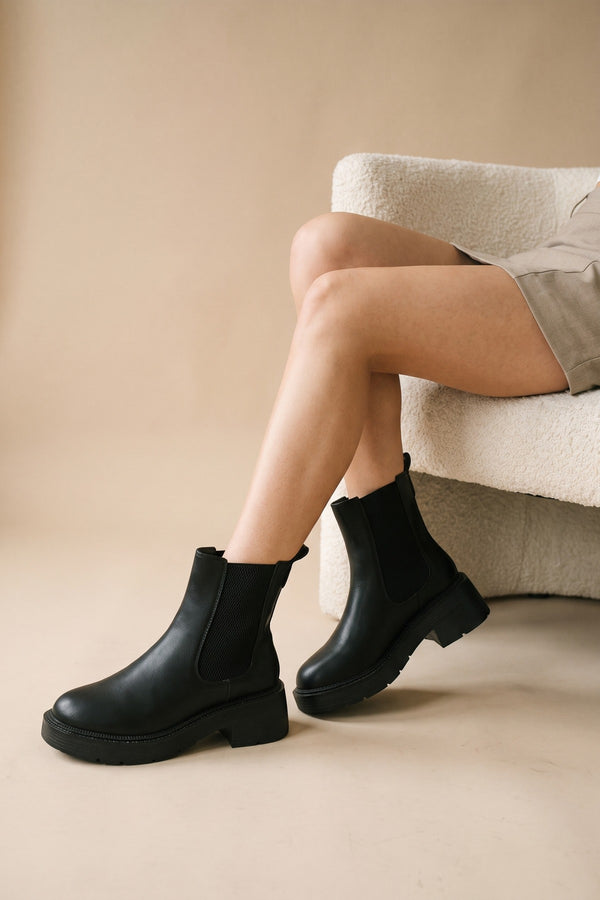 Lucila Chunky Sole Chelsea Boots - Black
