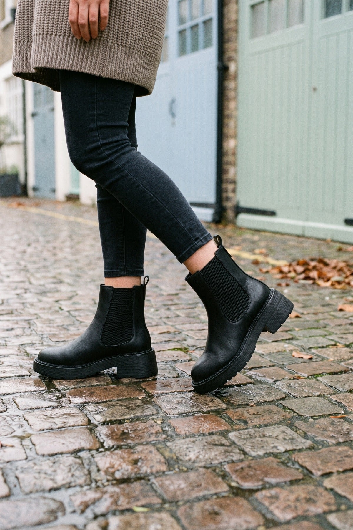 Lucila Chunky Sole Chelsea Boots - Black