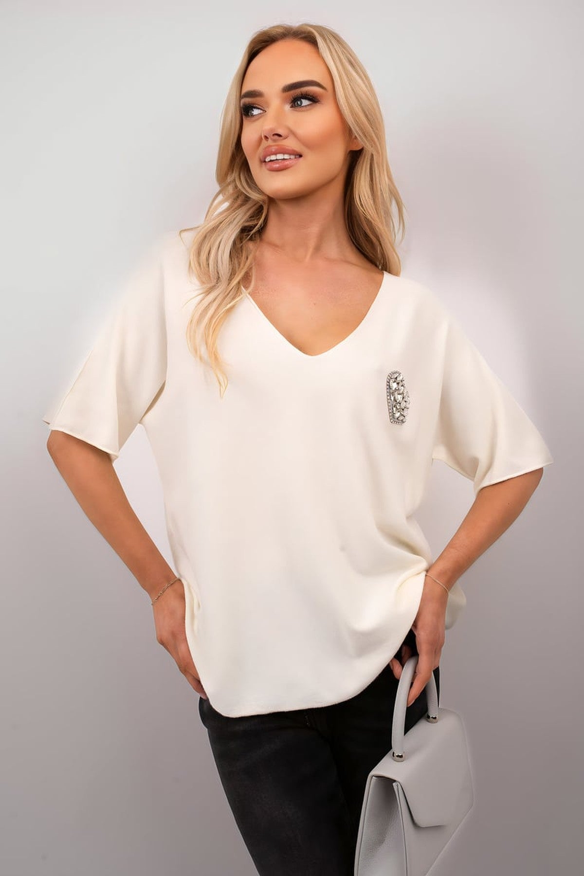 Della Short Sleeve V-neck Oversized Rhinestone Heart Detail Top - White