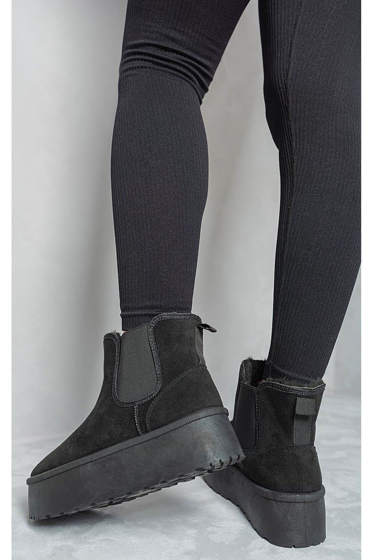 Edith Fluffy Platform Sole Chelsea Faux Fur Lined Ankle Boots - Black