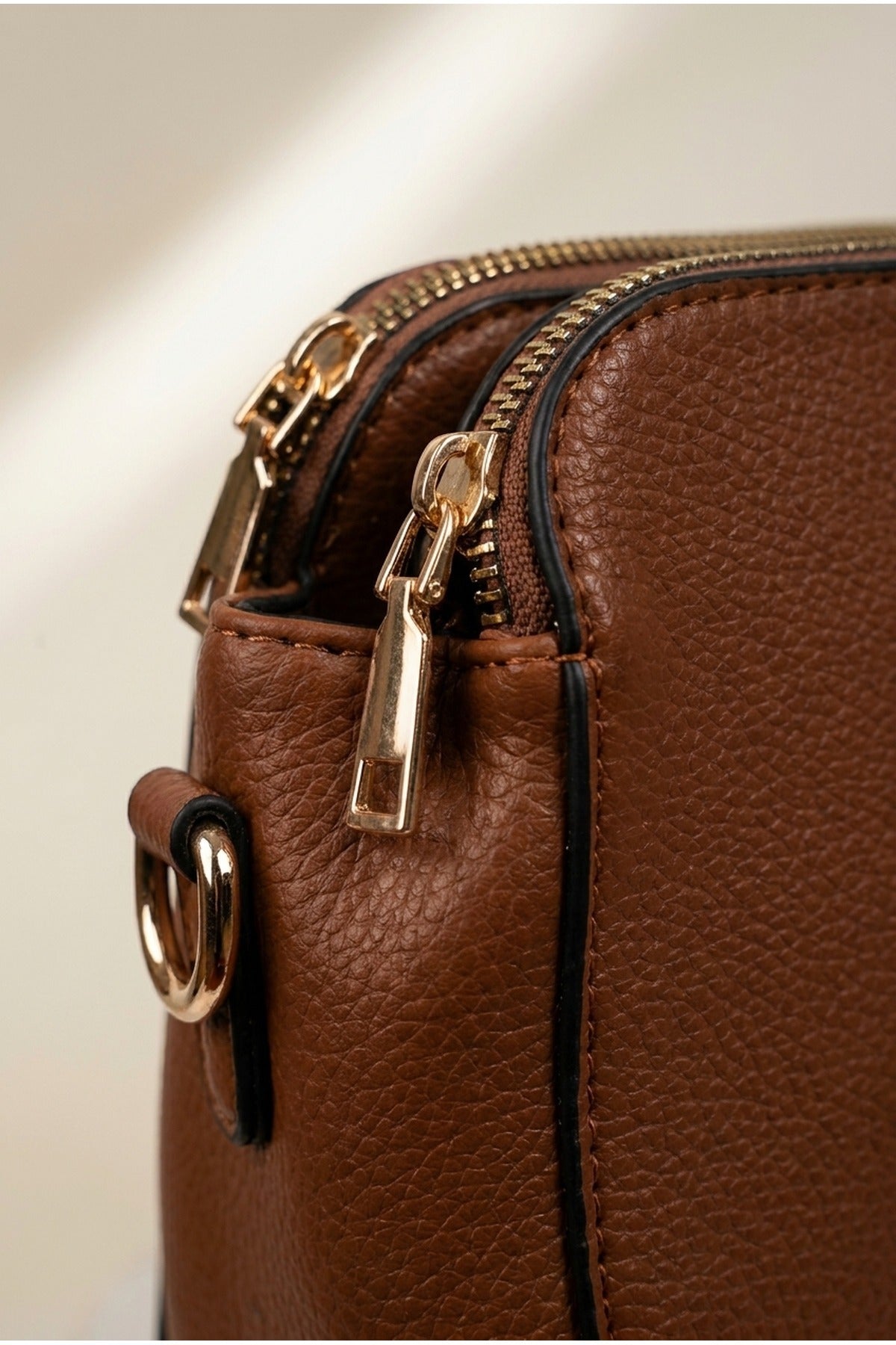 Saoirse Pebbled Faux Leather Camera Bag - Brown