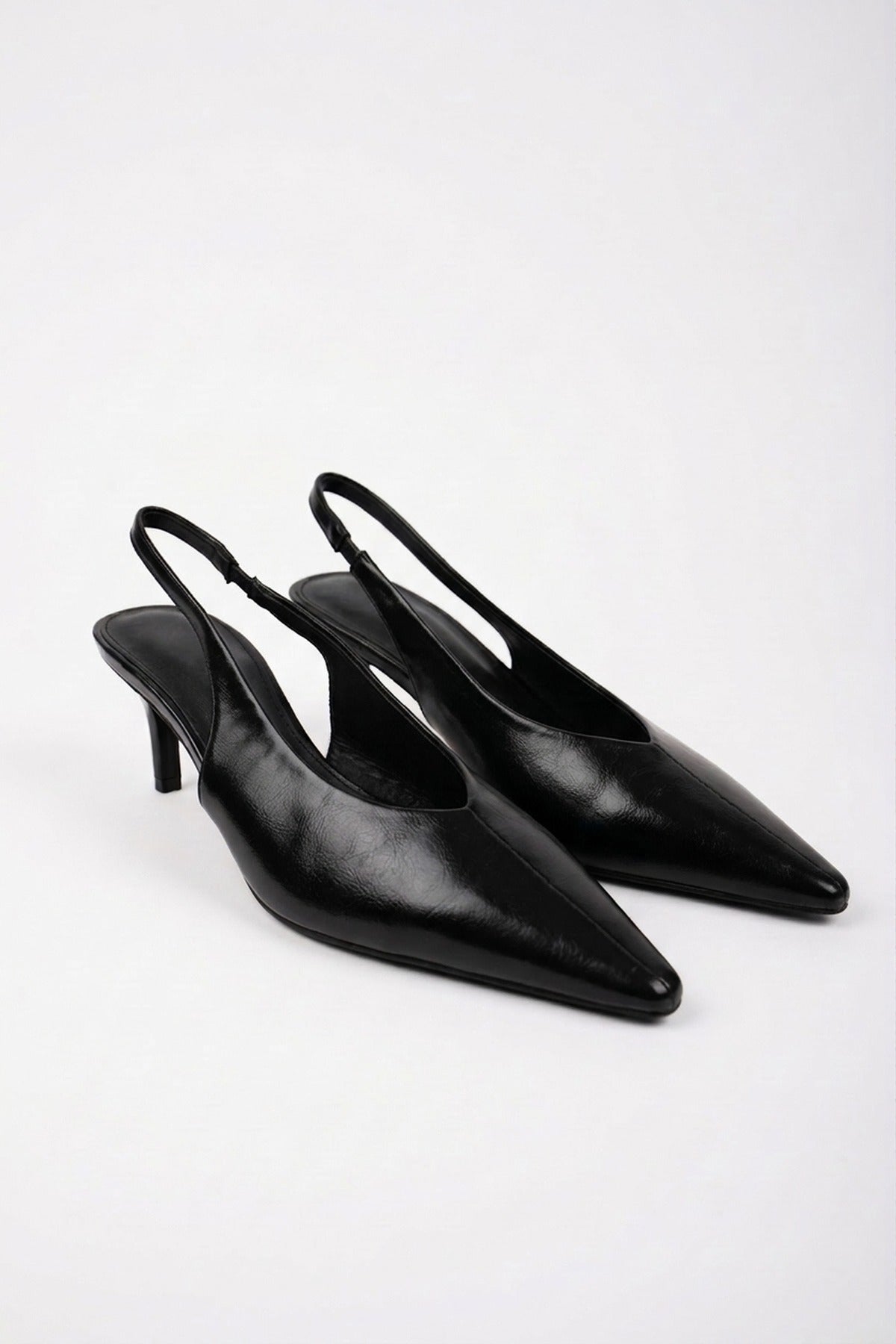 Cordelia Pointed Toe Slingback Kitten Heels - Black