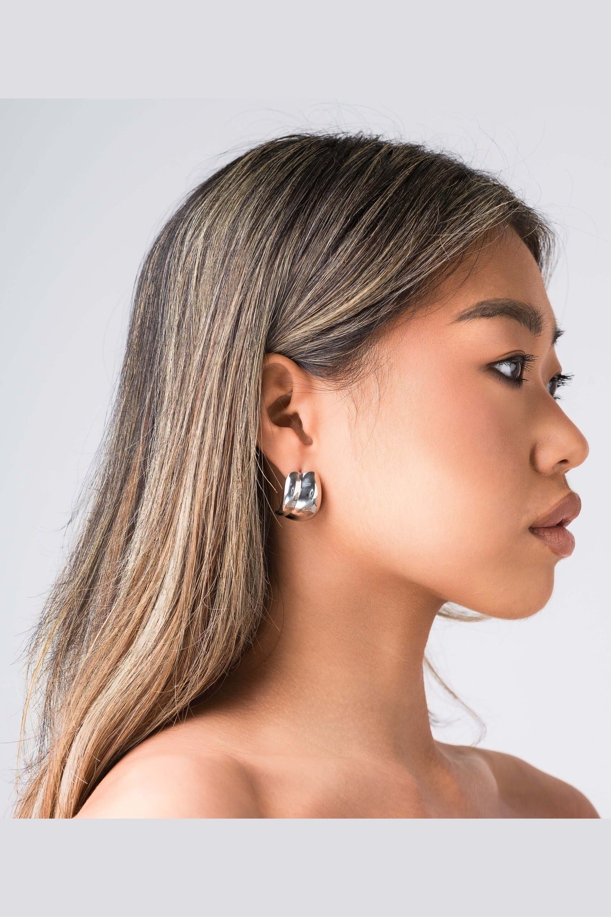 Lyra Sculpted Mini Hoops - Silver