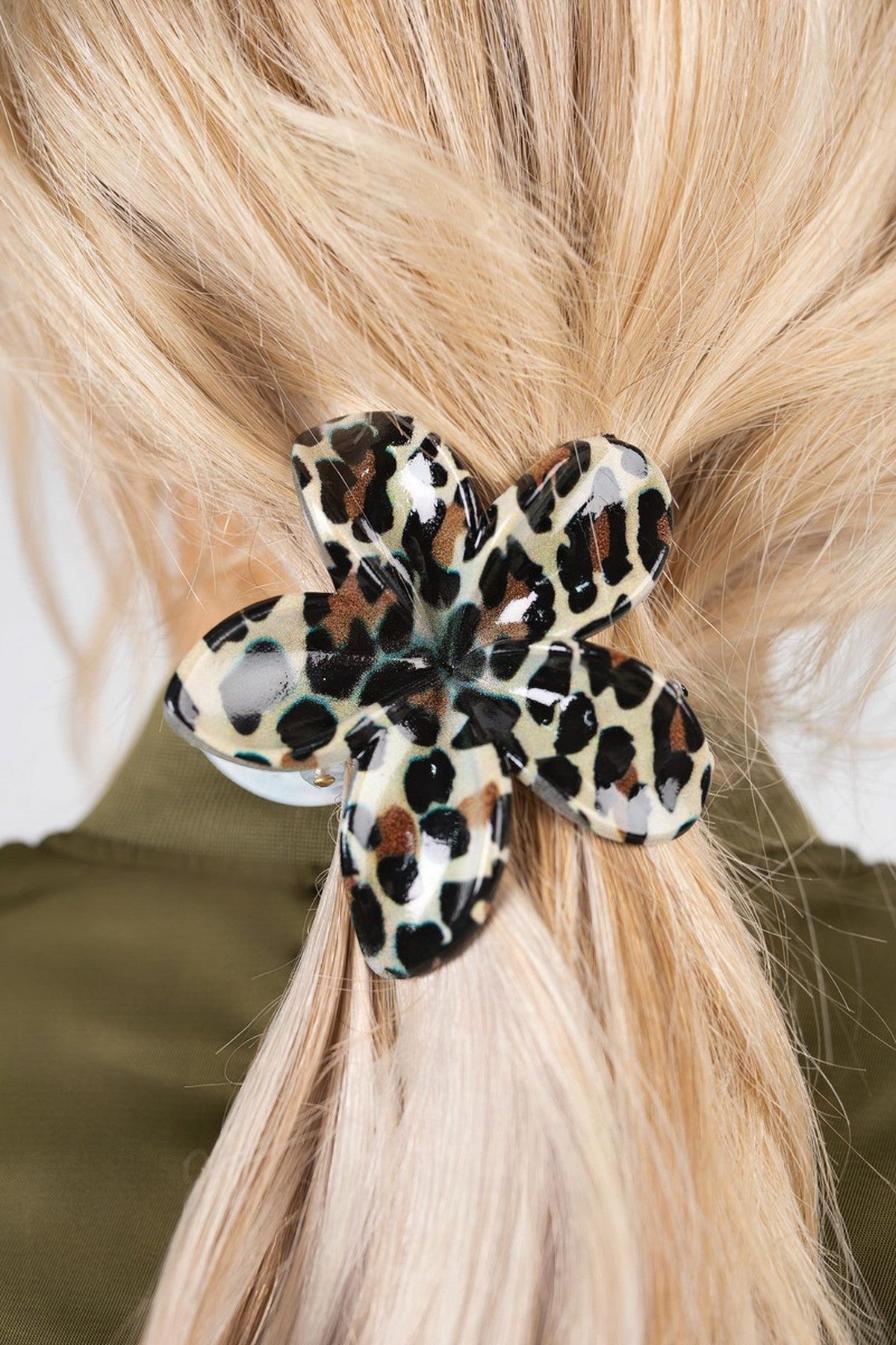 Jenaya Flower Shaped Printed Hair Claw Clip - Leopard