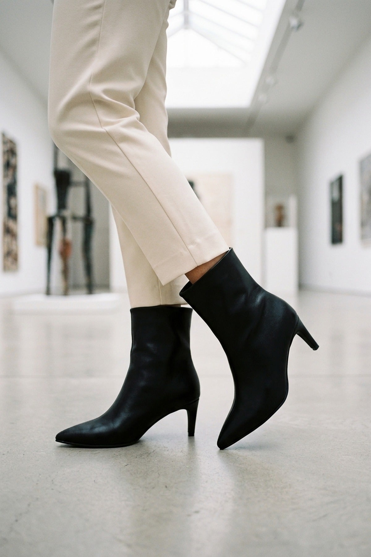 Svetlana Faux Leather Pointed Toe Kitten Heel Ankle Boots - Black