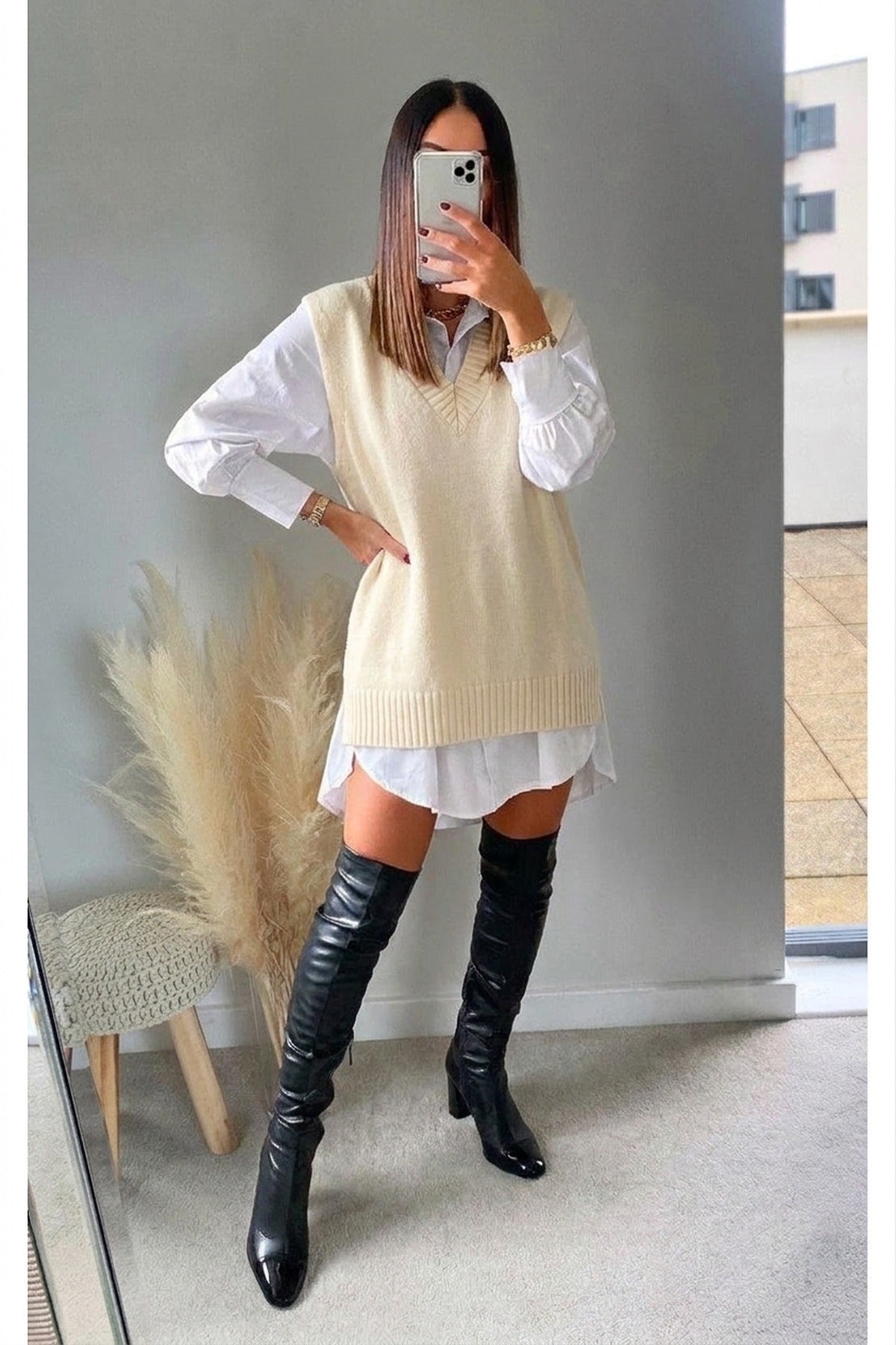 Lois Sleeveless Knitted Vest - Cream