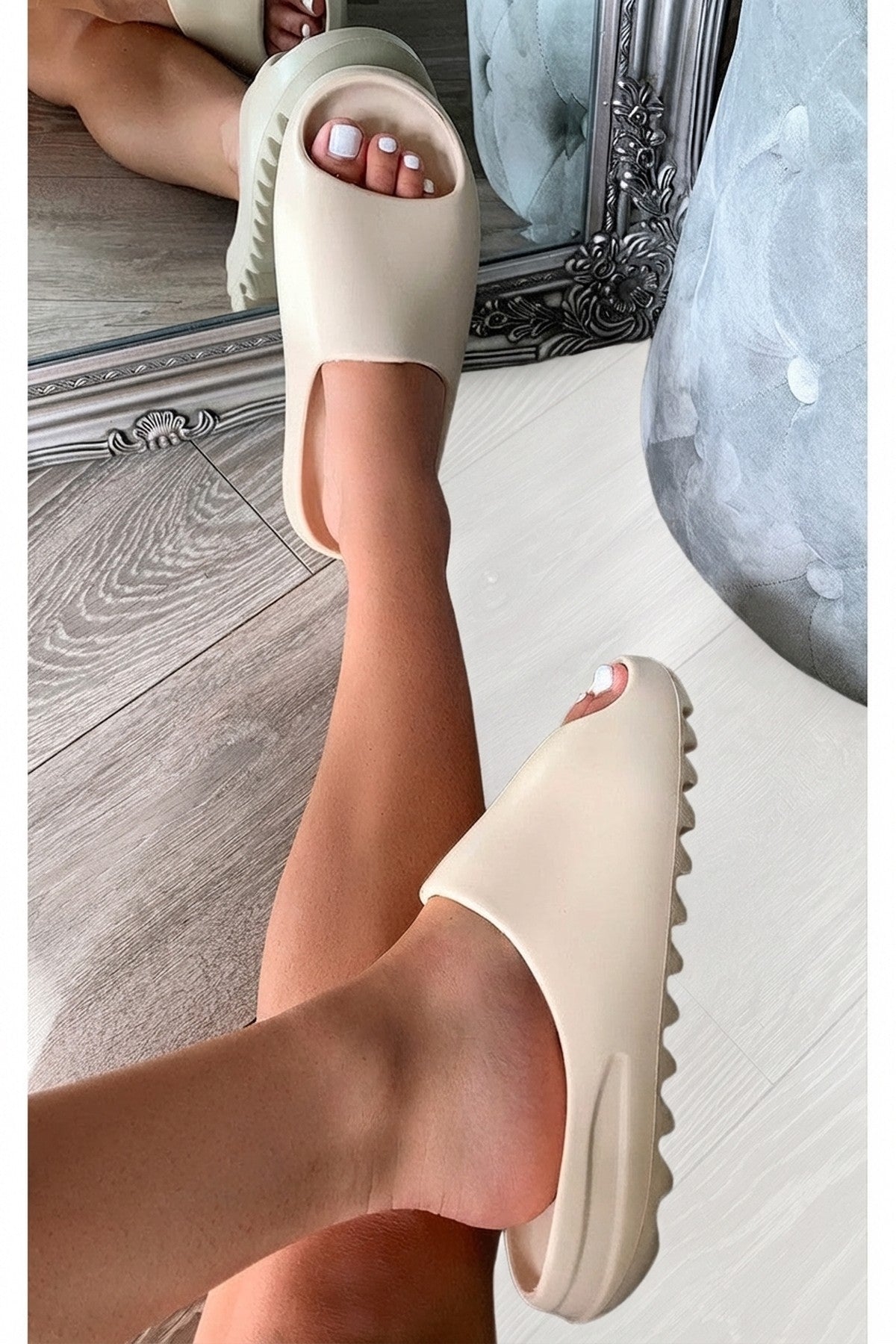 Lou Slip On Sandals - Beige