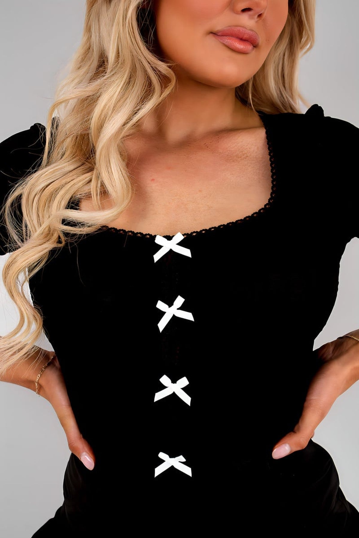 Mireya Short Sleeve Square Neck Bodysuit With Front Bow Detail - Black