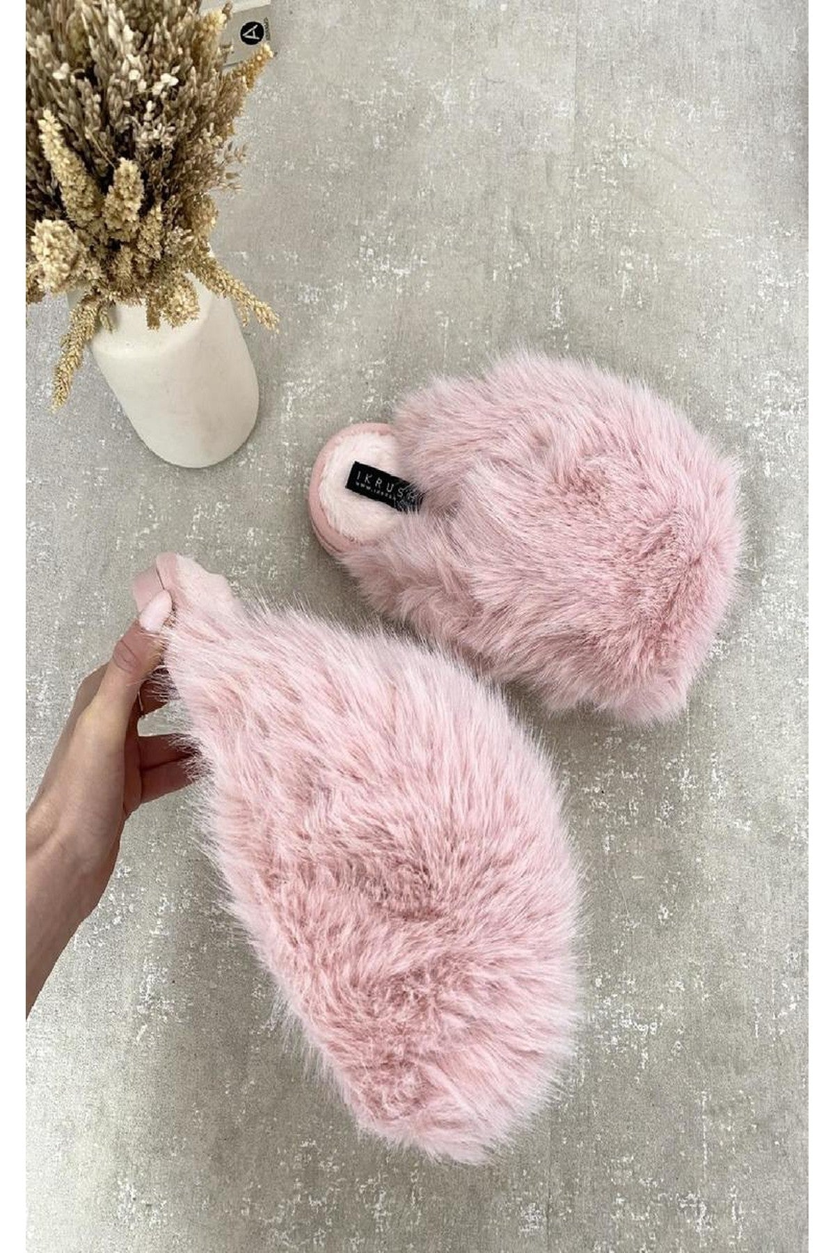 Nadia Fluffy Faux Fur Slippers - Pink