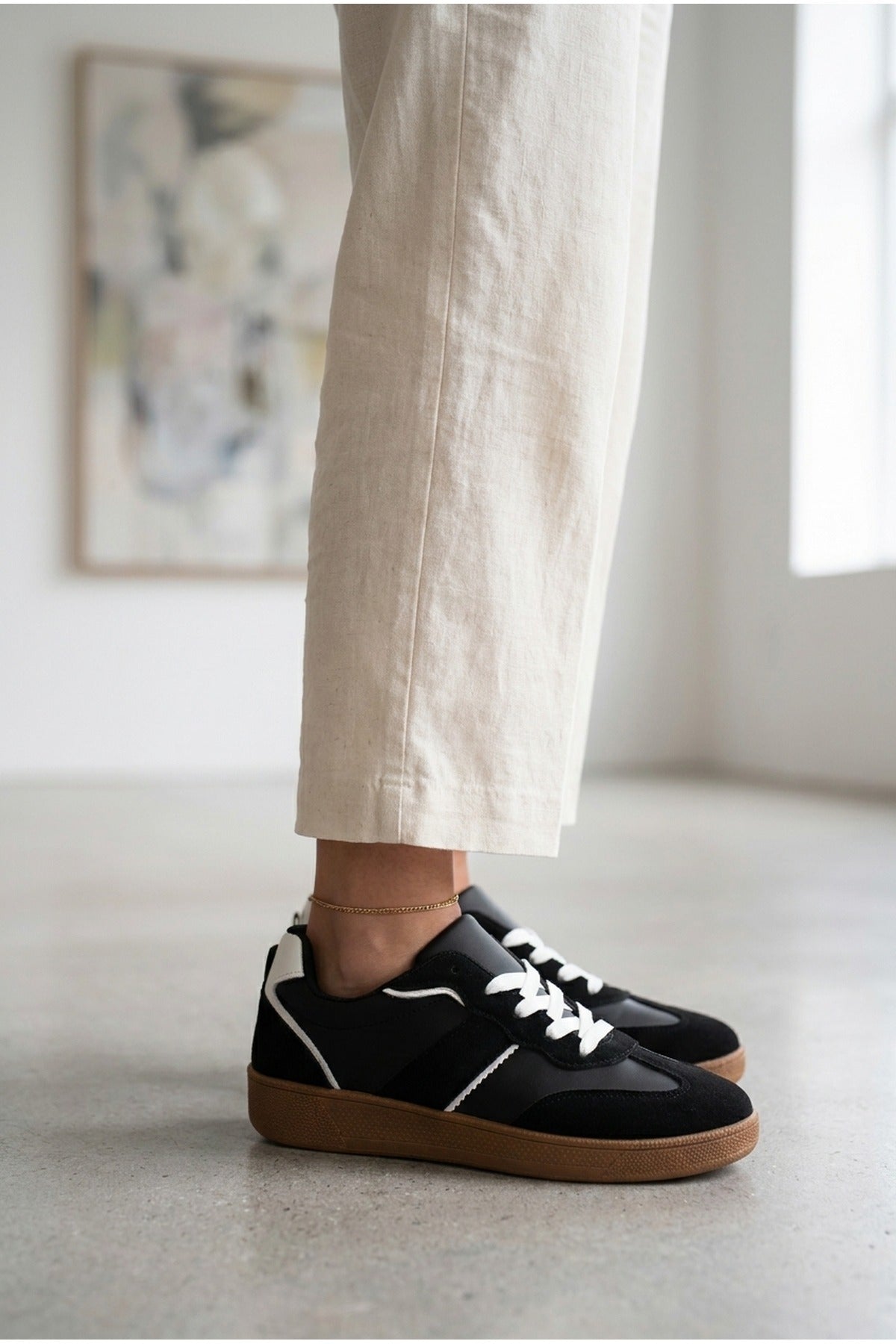 Saoirse Retro Style Trainers - BLACK