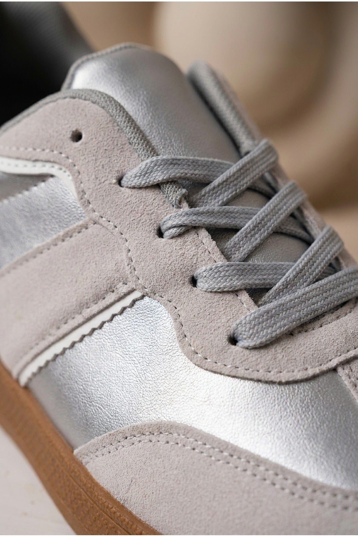 Saoirse Retro Style Trainers - SILVER