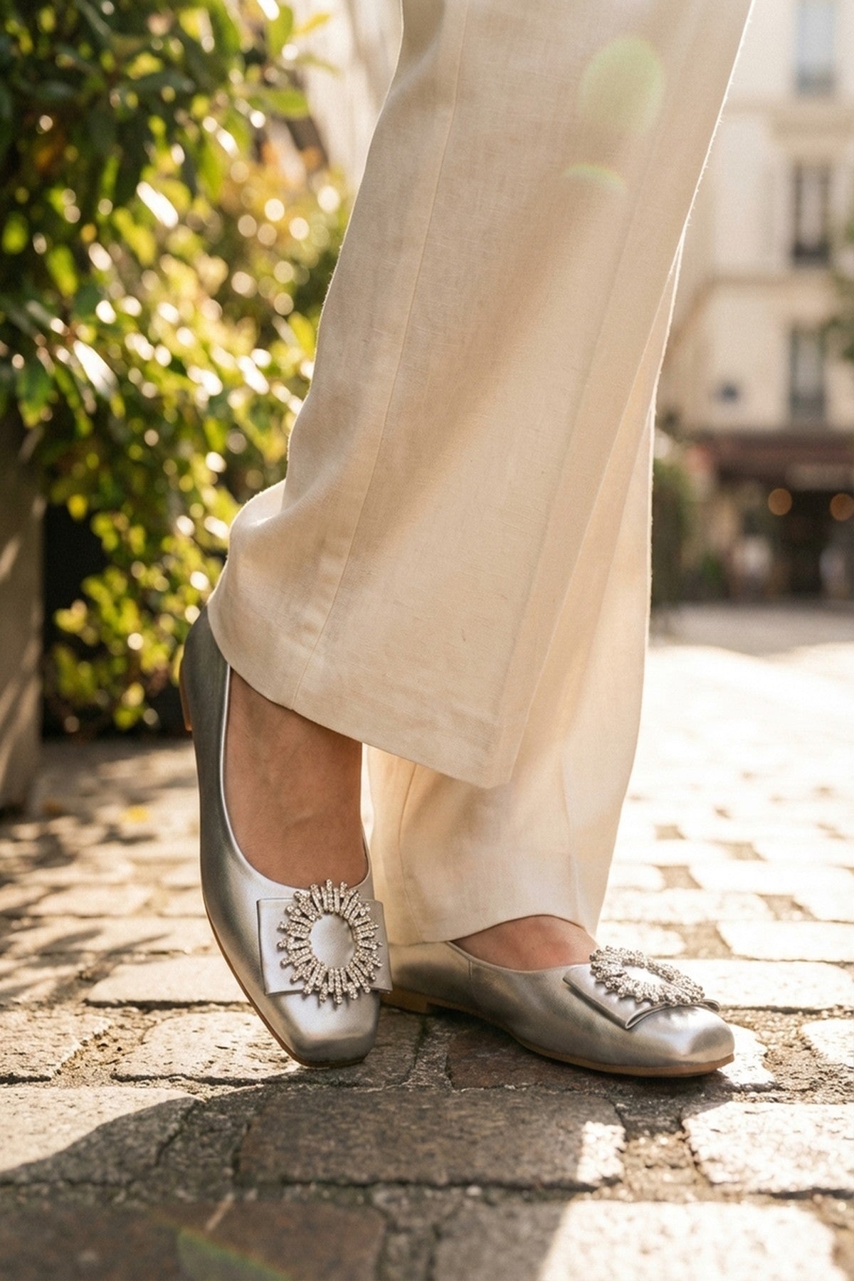 Sophie Womens Rhinestone Circle Buckle Ballet Flats - Silver