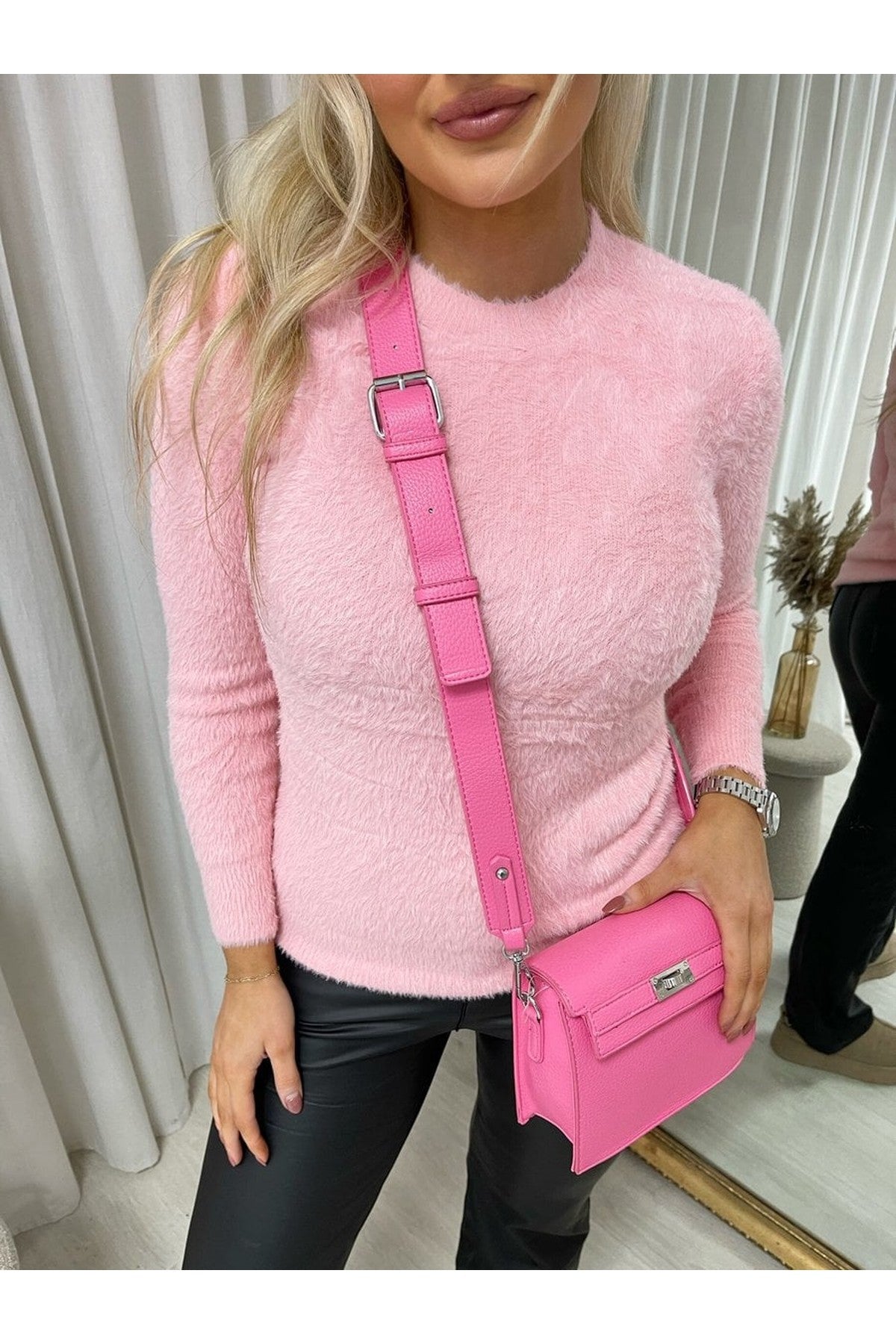 Stella Fitted Long Sleeve Fluffy Knitted Top - Baby Pink