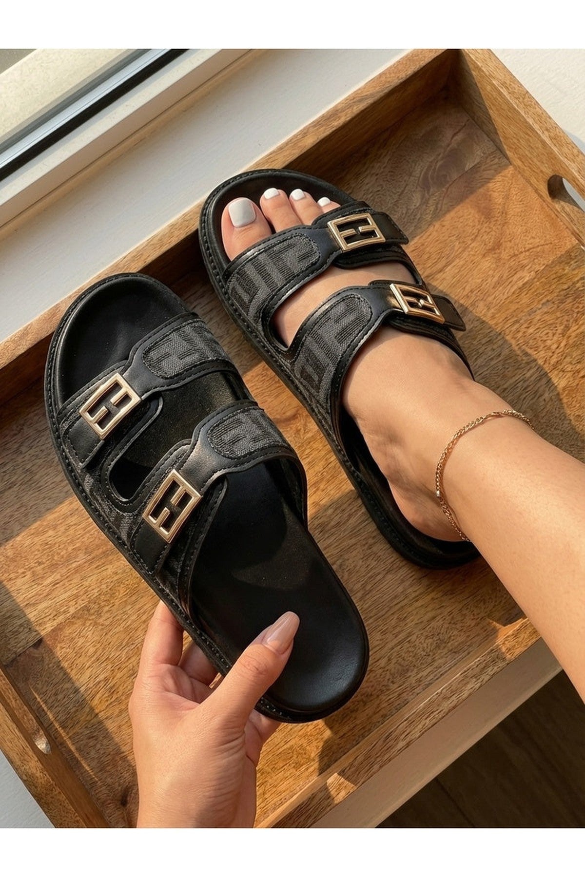 Willow Patterned Buckle Sandals - Black
