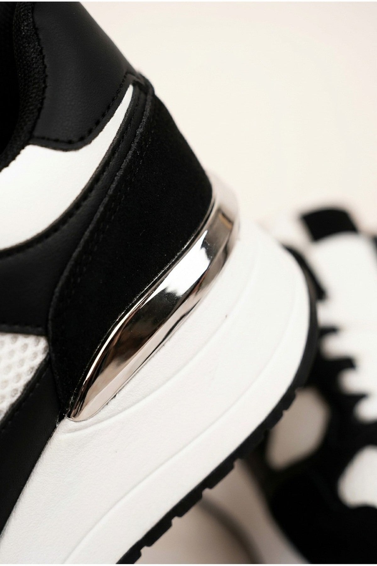 Amber Womens Chunky Platform Trainers - Black