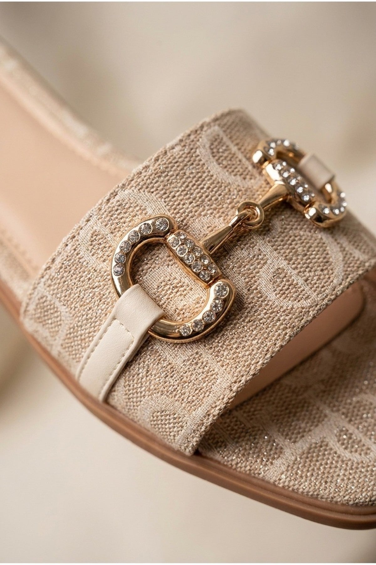 Bella Womens Rhinestone Horsebit Slide Sandals - Gold