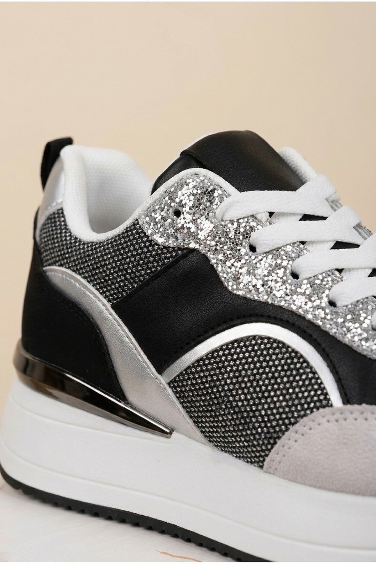 Chloe Womens Glitter Panel Platform Trainers - Black