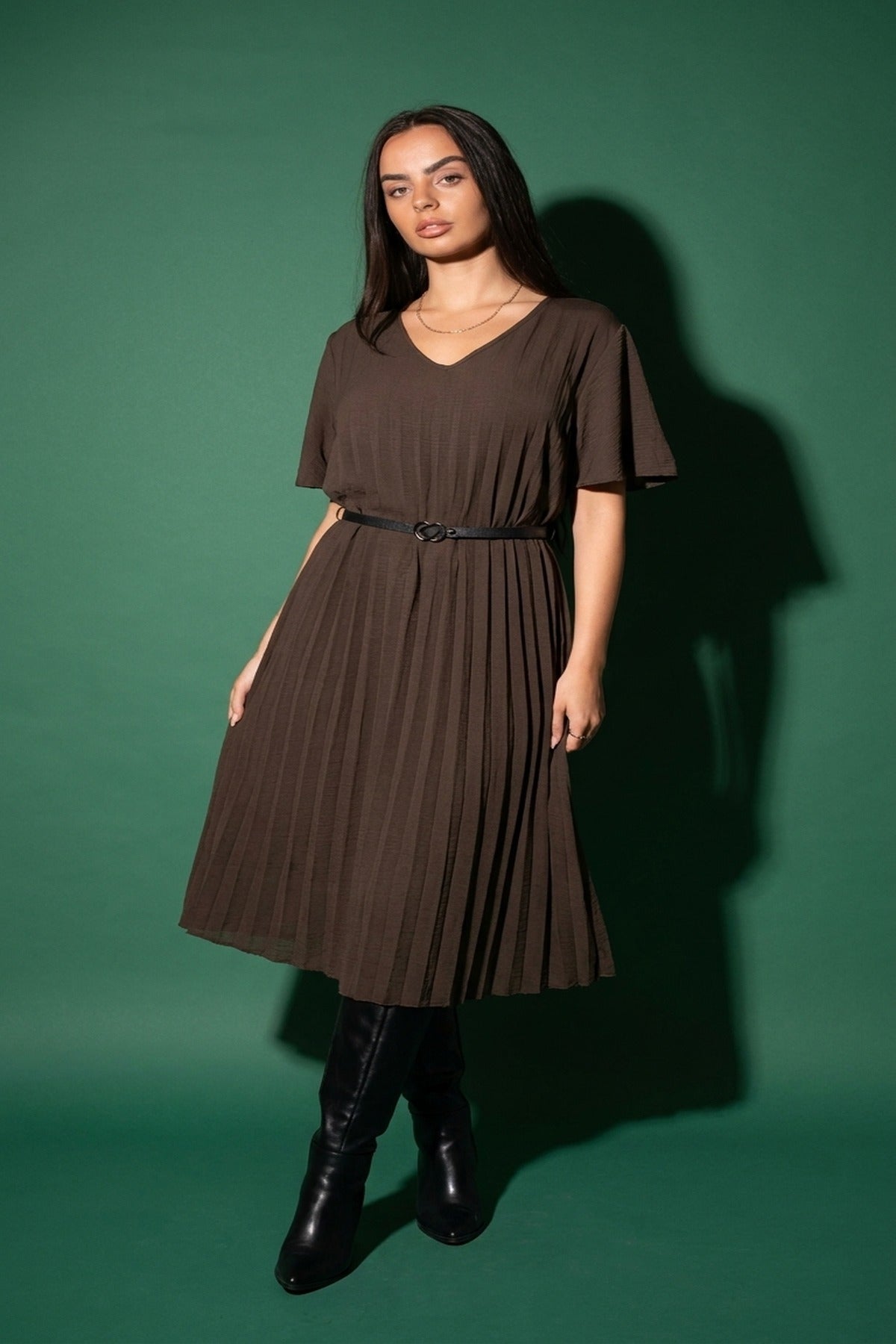 Elidi Short Sleeve Pleated Midi Dress With Waist Belt - Choc Brown