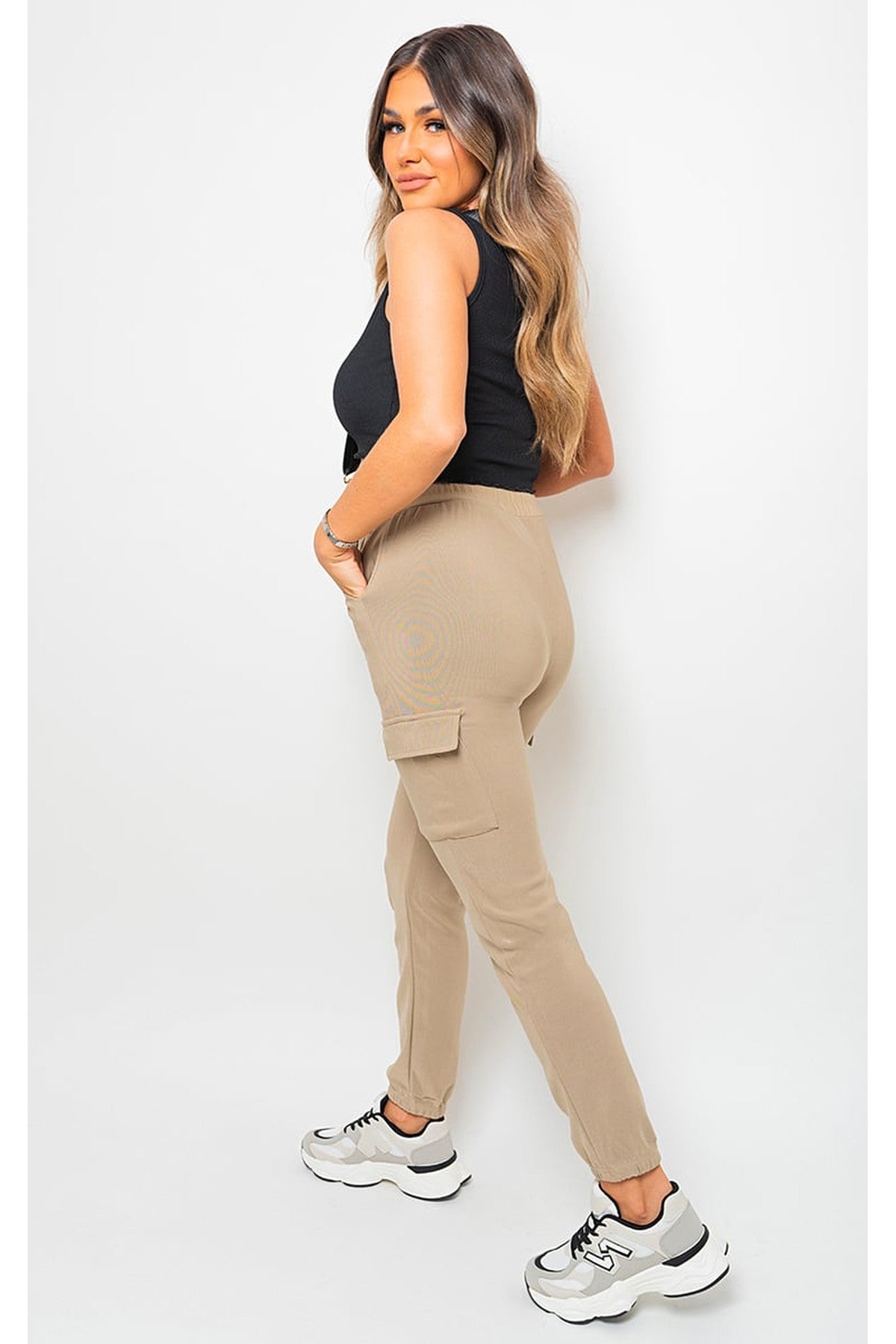 Holly Fleece Lined Cargo Pocket Trouser With Drawstring - MOCHA