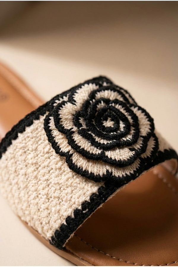 Iris Womens Embroidered Flower Slide Sandals - Black