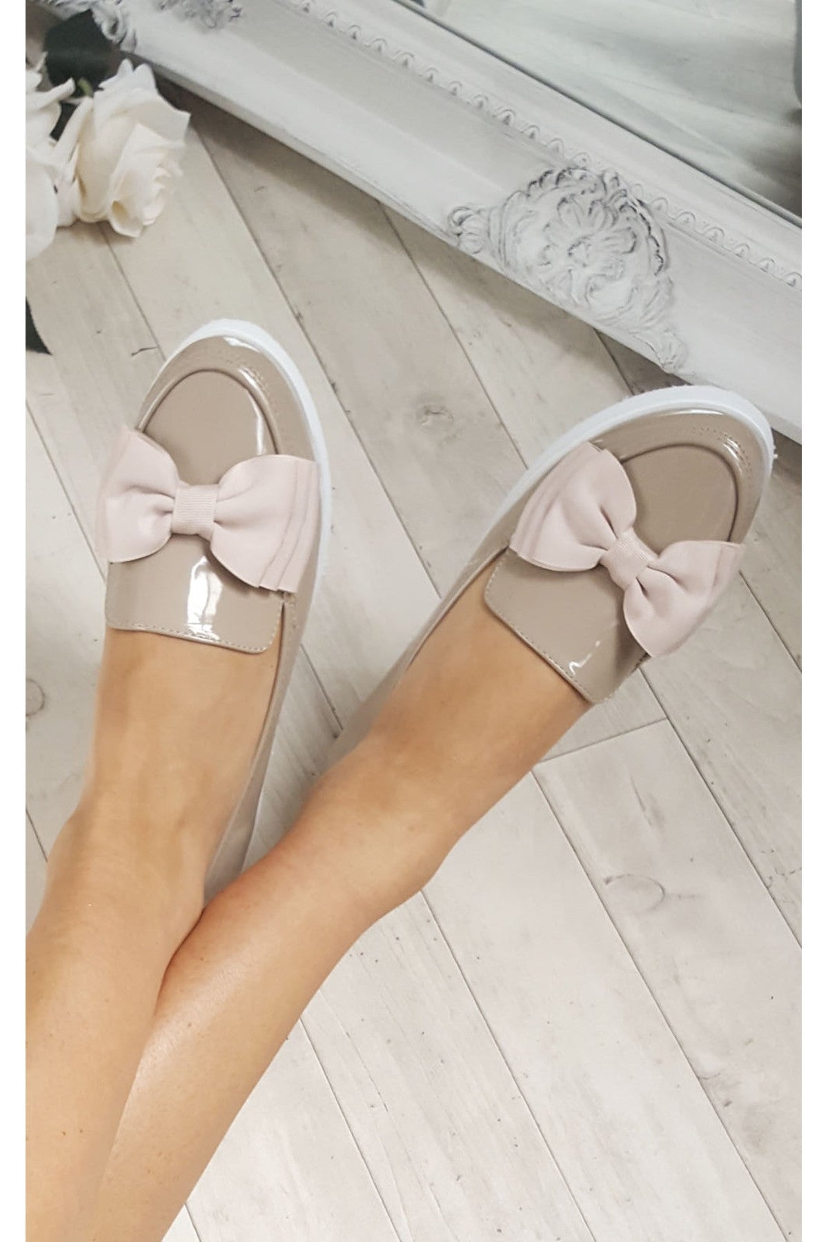 Lucinda Bow Patent Flat Pump Shoe - NUDE