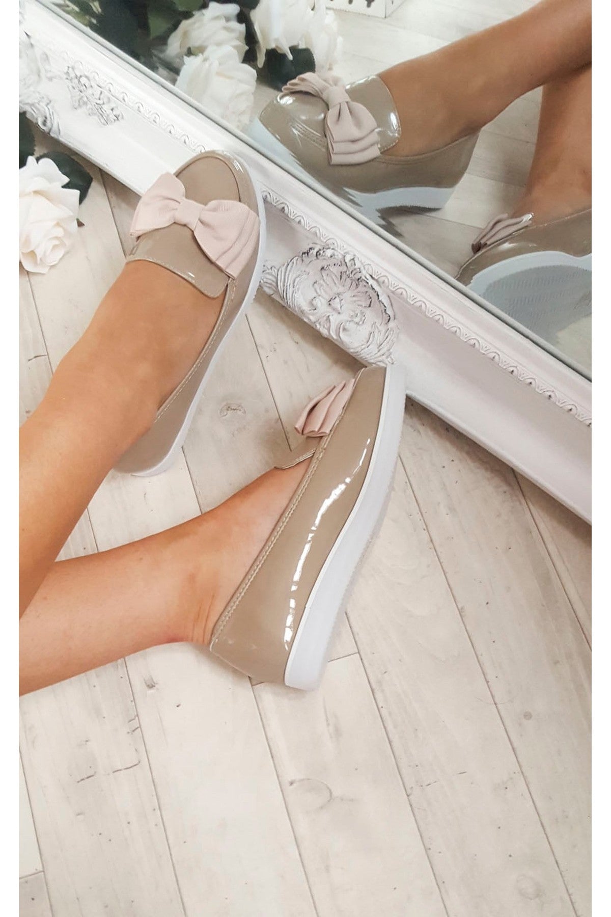 Lucinda Bow Patent Flat Pump Shoe - NUDE