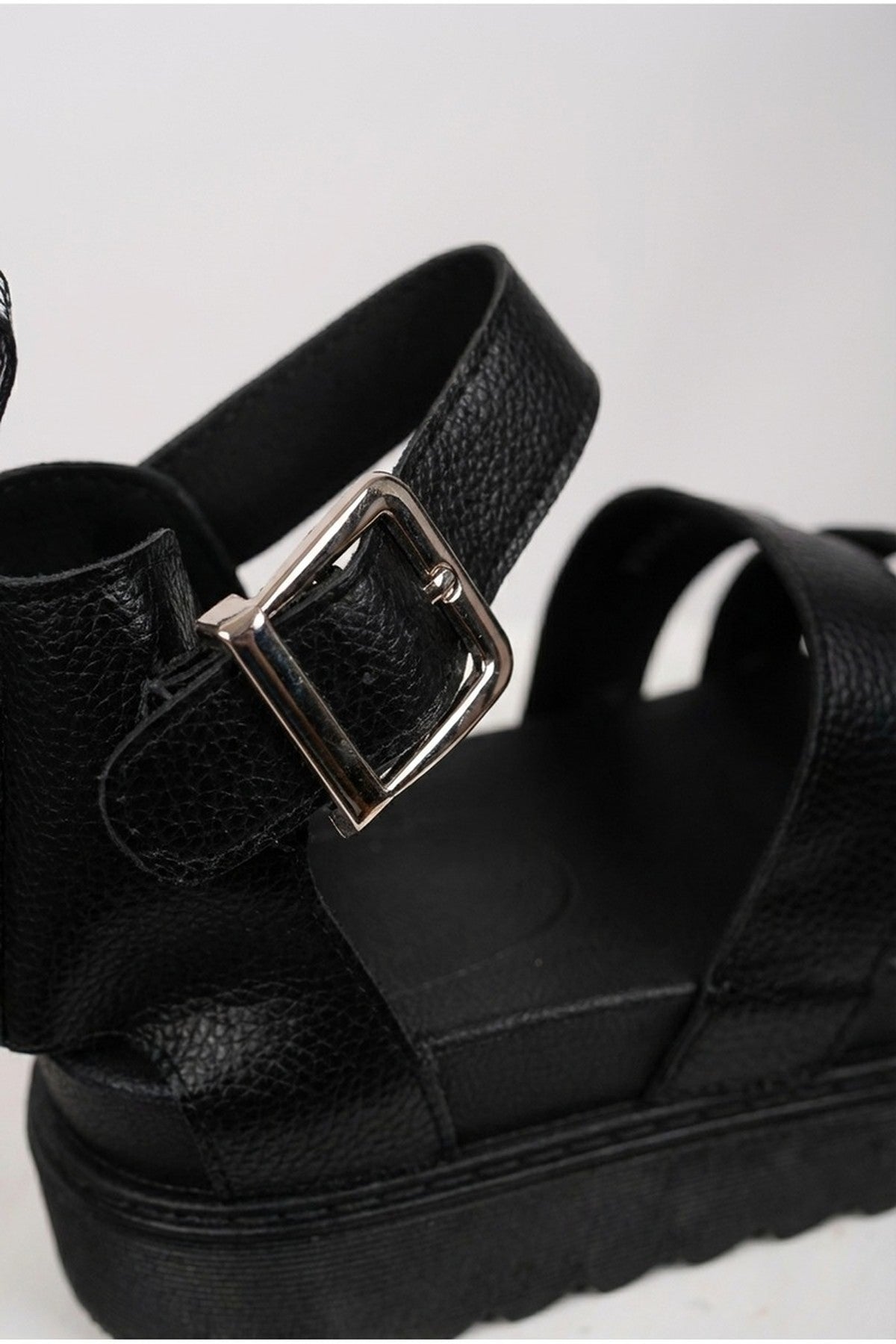 Lily Womens Chunky Platform Buckle Sandals - Jet Black