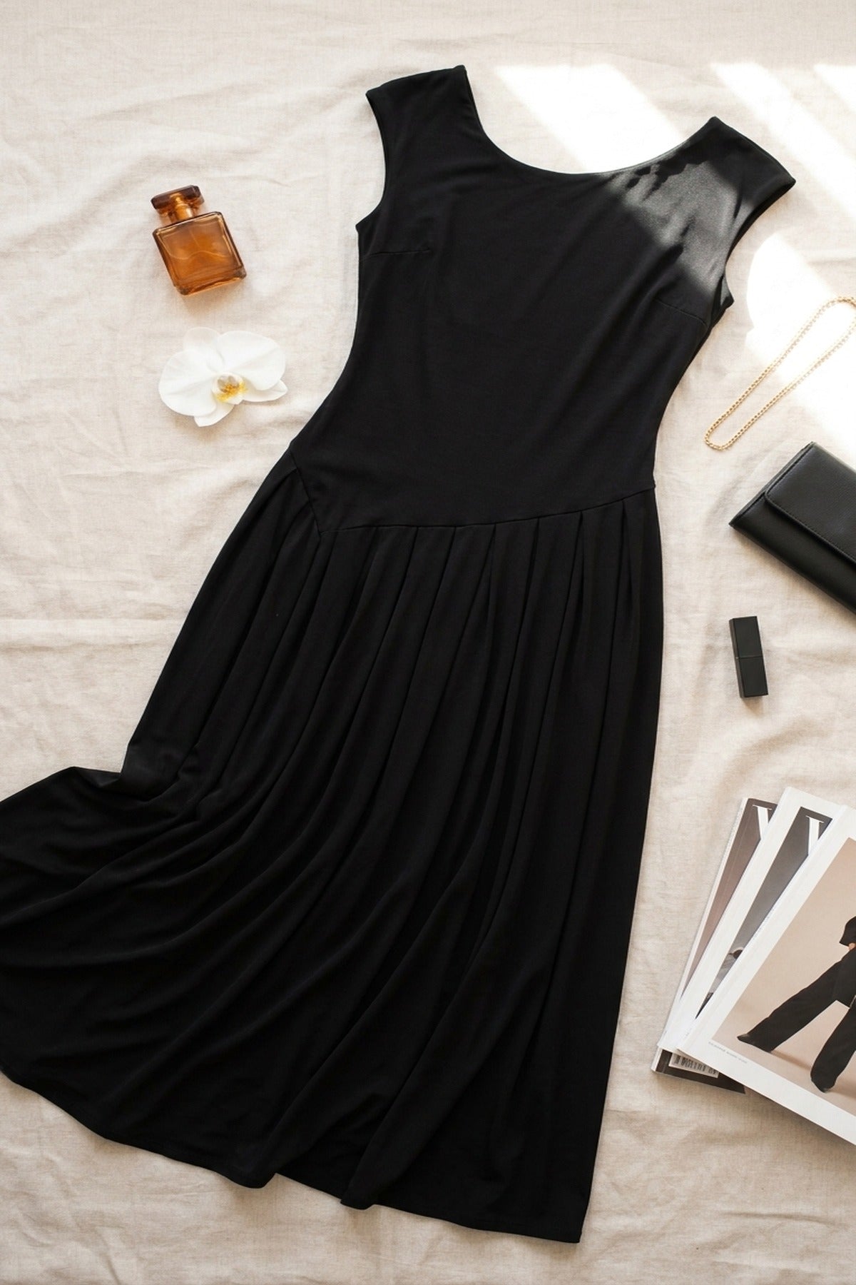 Tylah Short Sleeve Pleated Relaxed Maxi Dress - Black