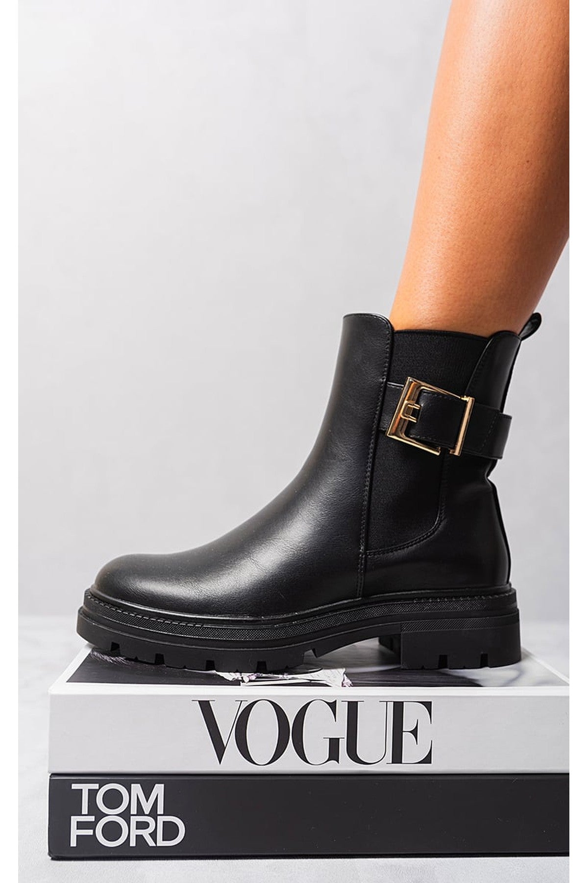 Alexa Chelsea Ankle Boots With Inner Zipper And Elastic Insert - Black