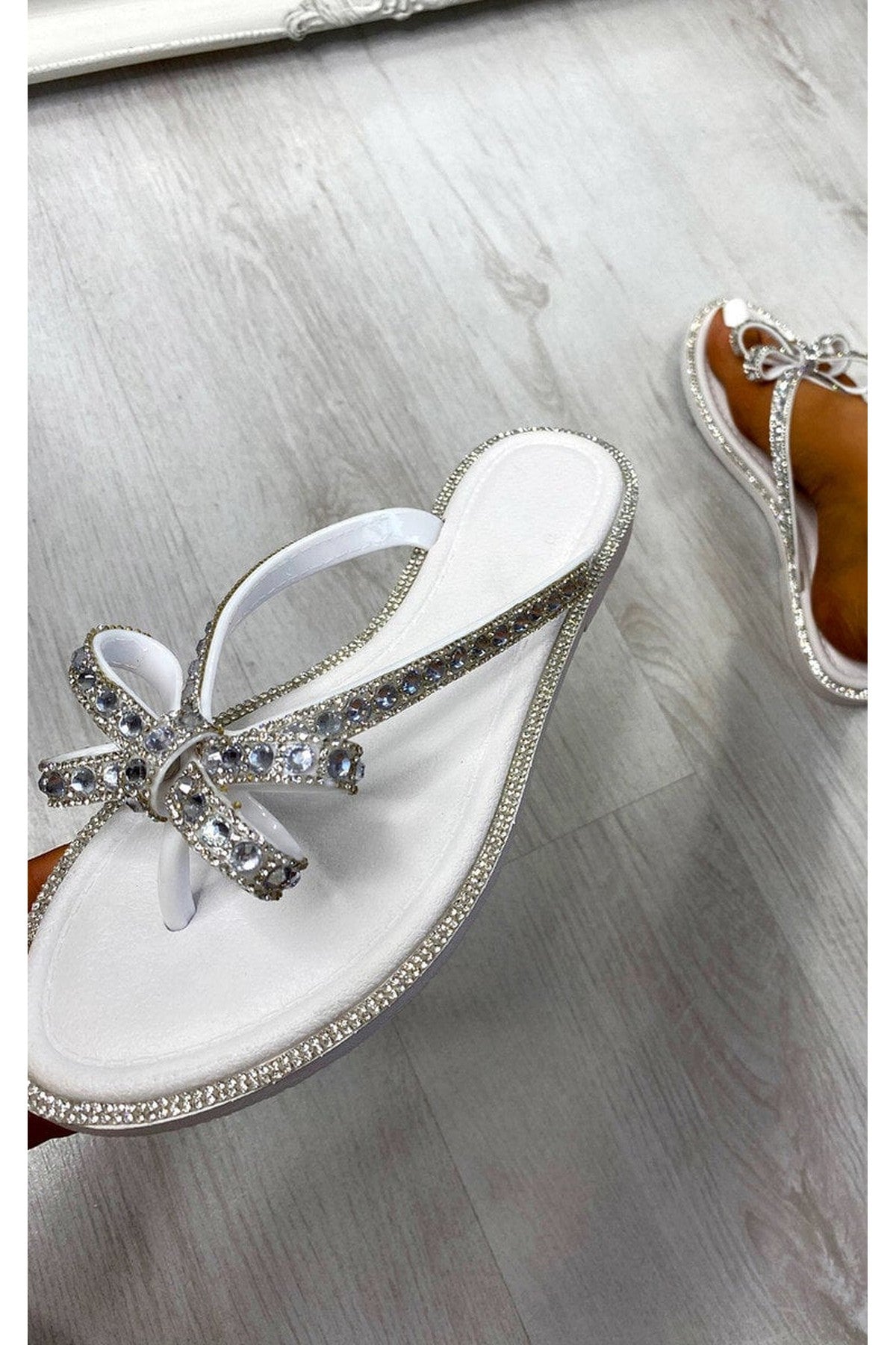 Alta Bow Detail Sandals - White