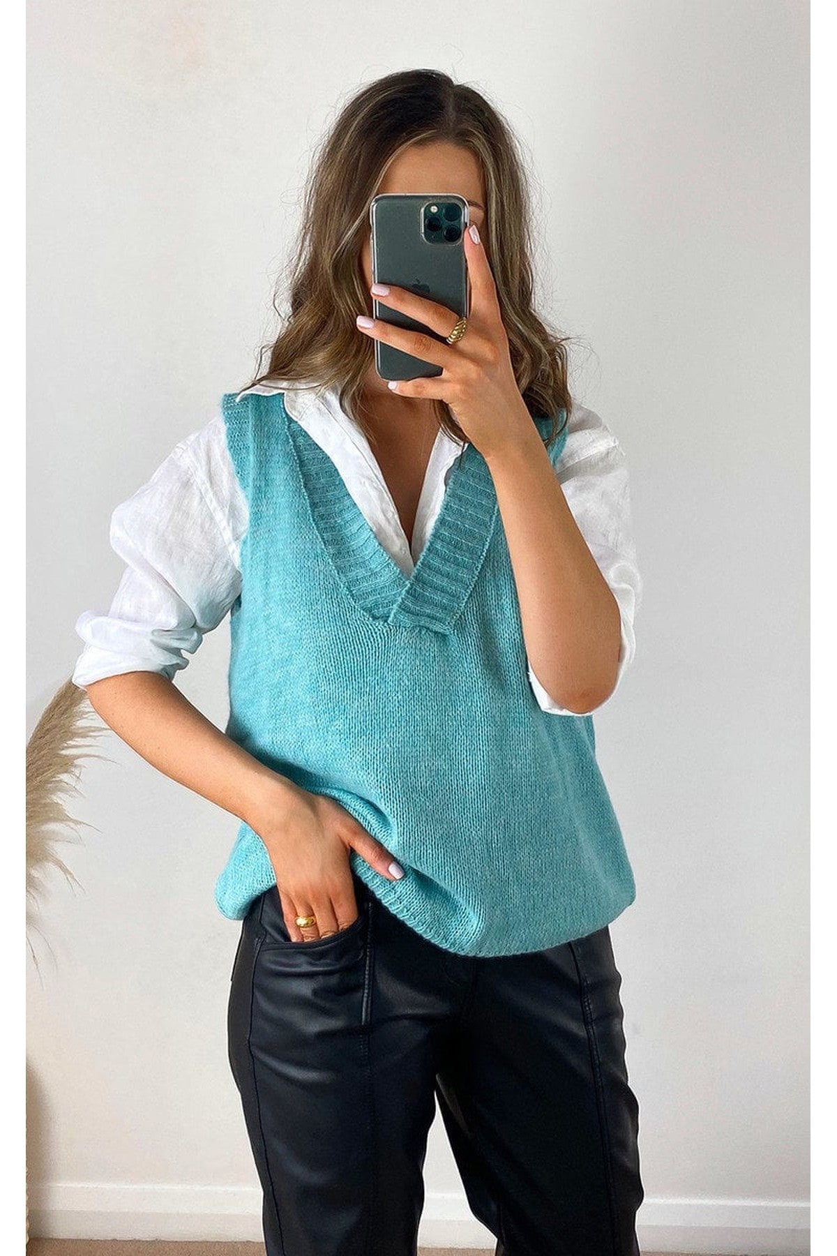 Lois Sleeveless Knitted Vest - Aqua