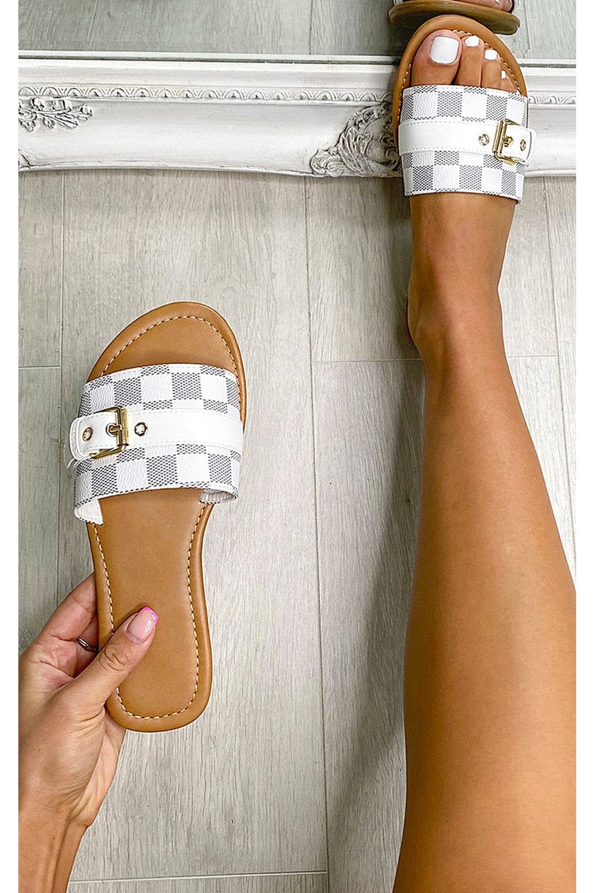 Ariah Open Toe Flat Sandals - White