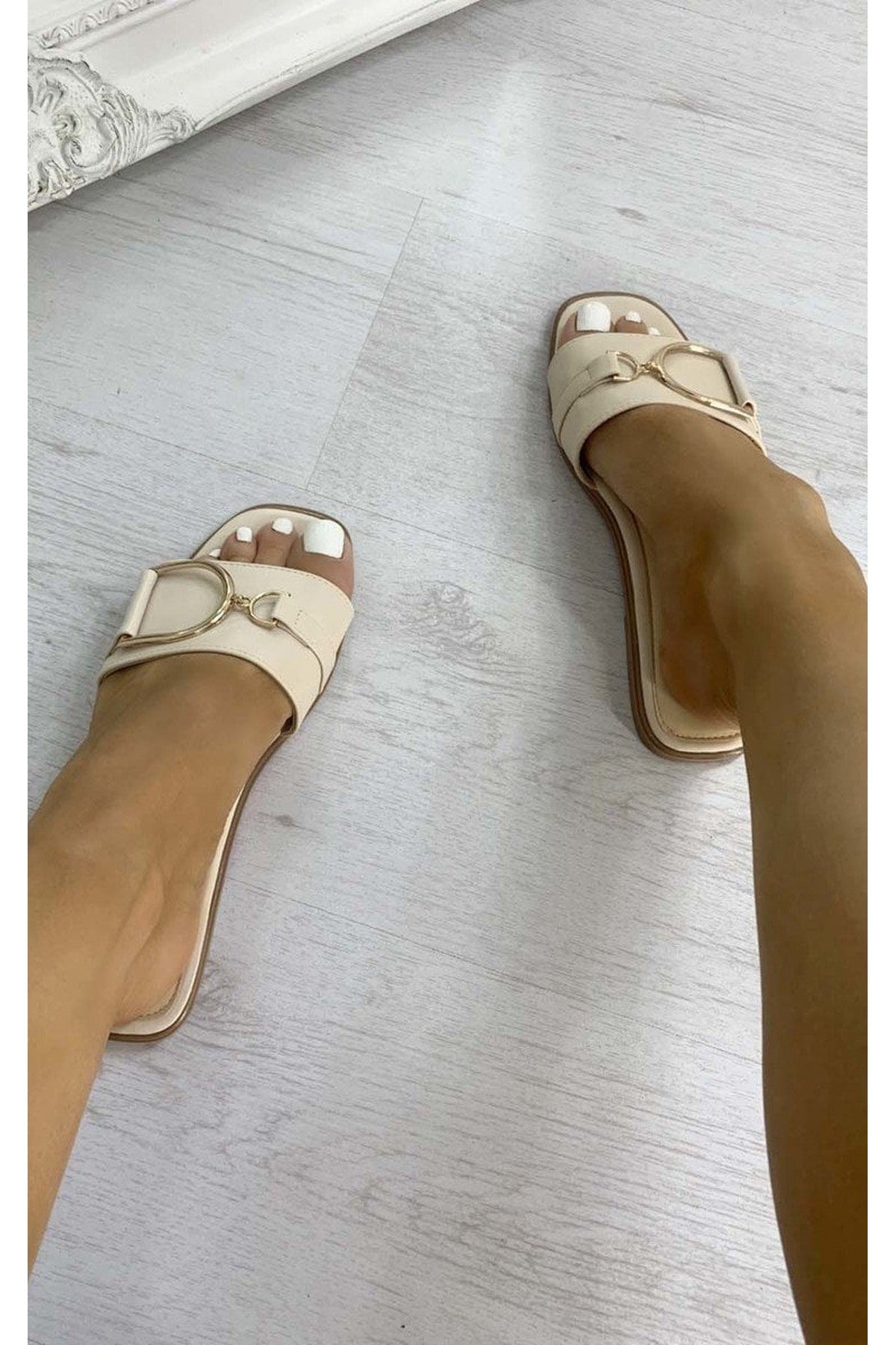 Ashleigh Gold Detail Sliders - Beige