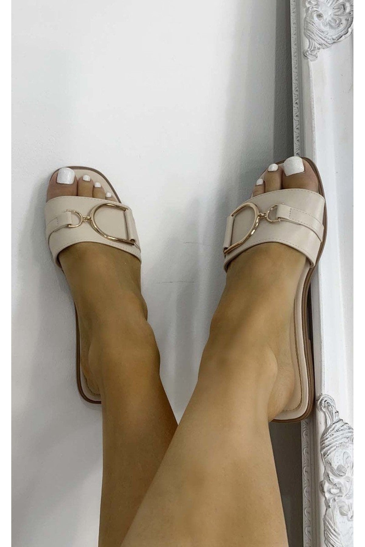 Ashleigh Gold Detail Sliders - Beige