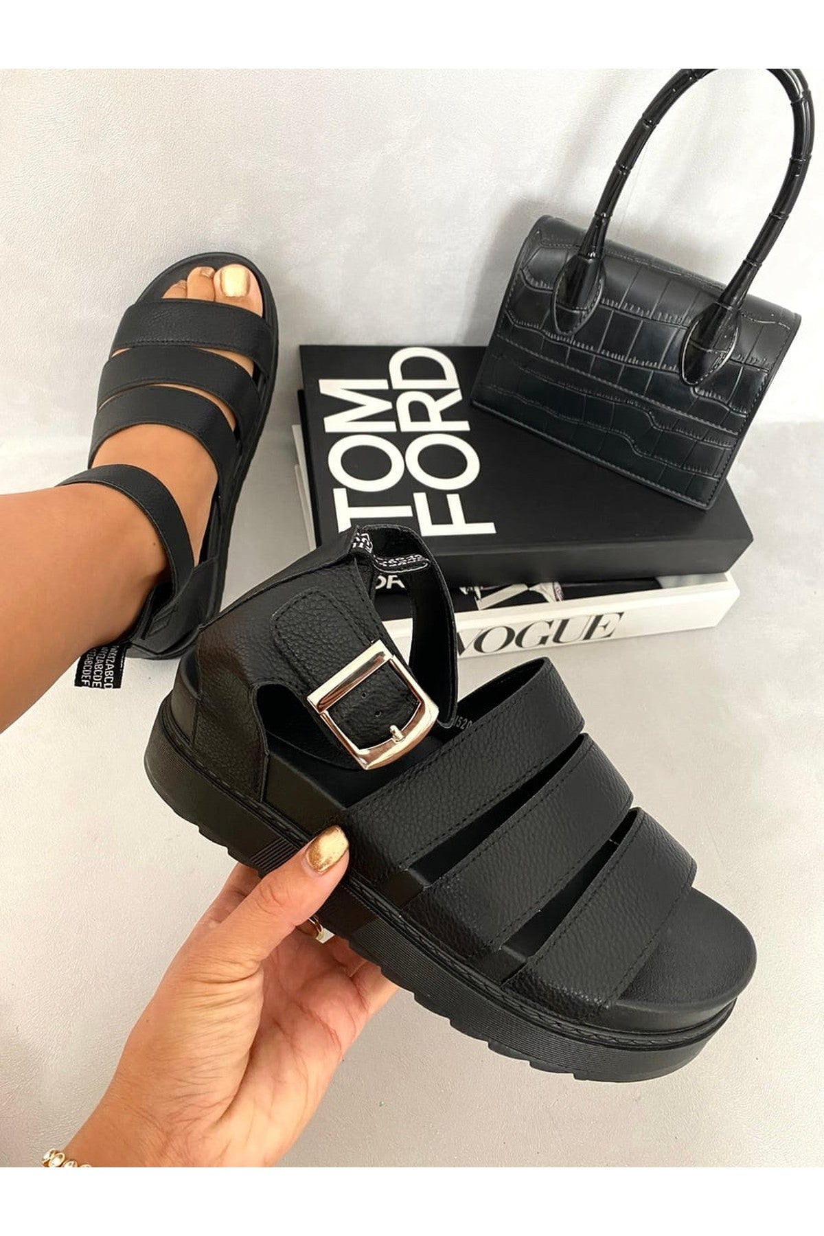 Callie Strappy Gladiator Chunky Sandals - Black