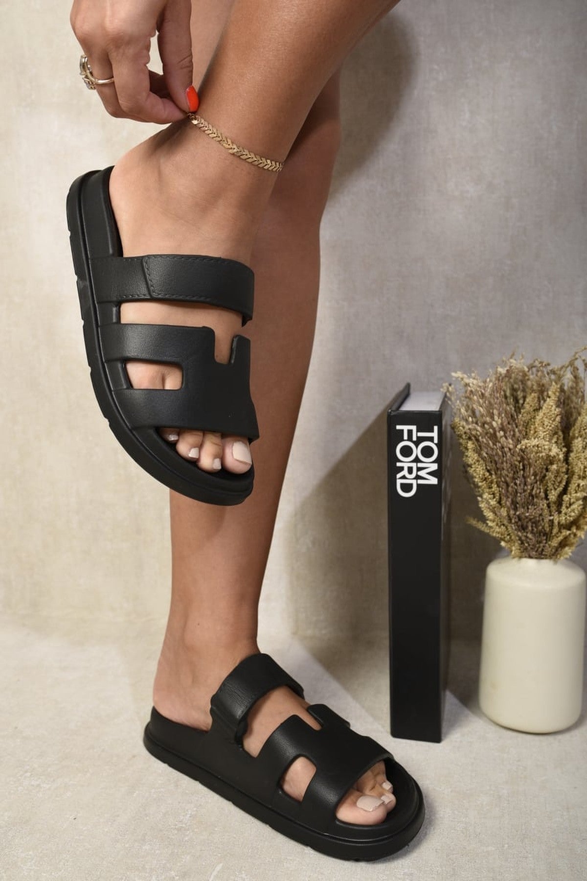 Lucille Cut Out Open Toe Strappy Sandals - Black