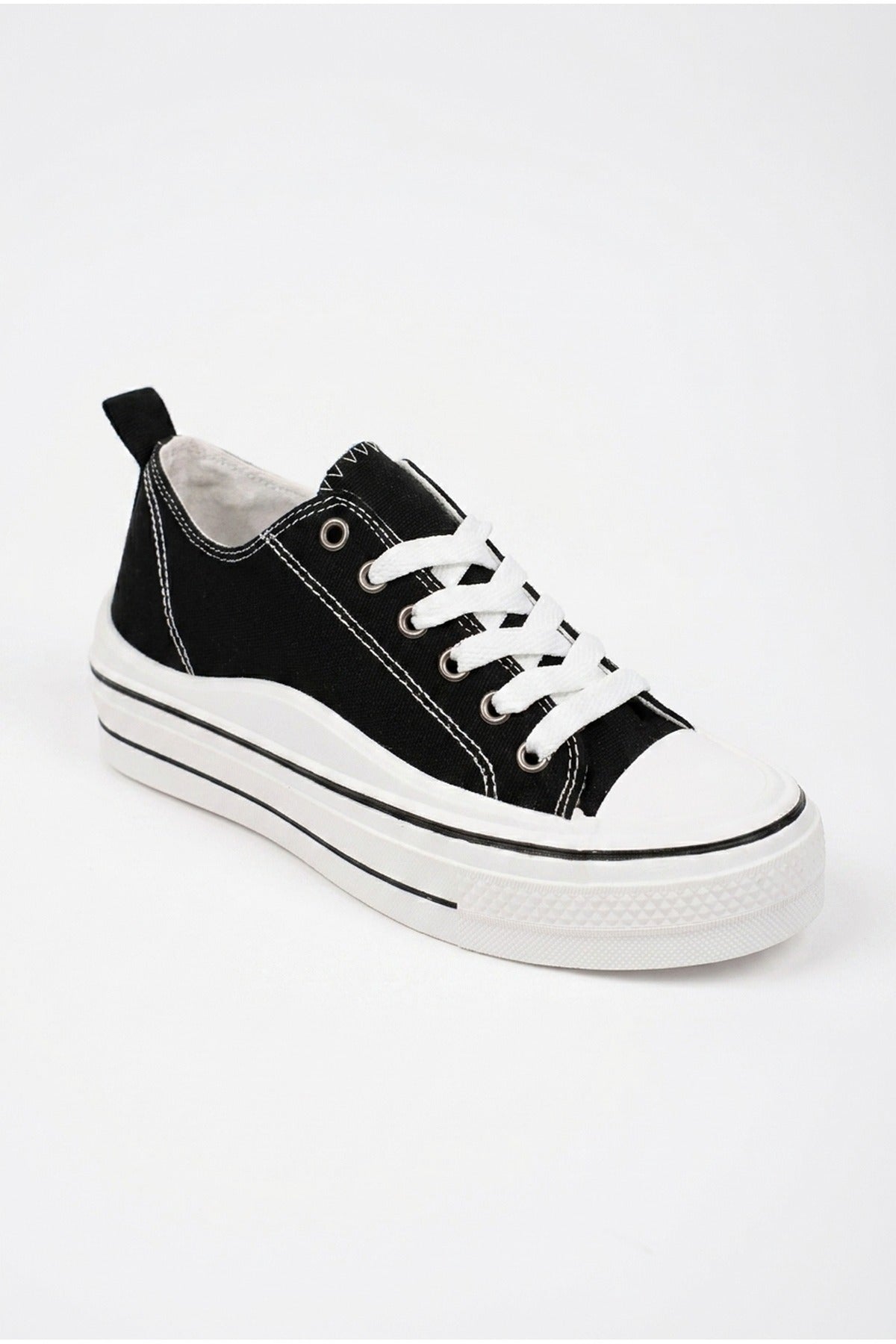 Saoirse Low Top Canvas Trainers - Black