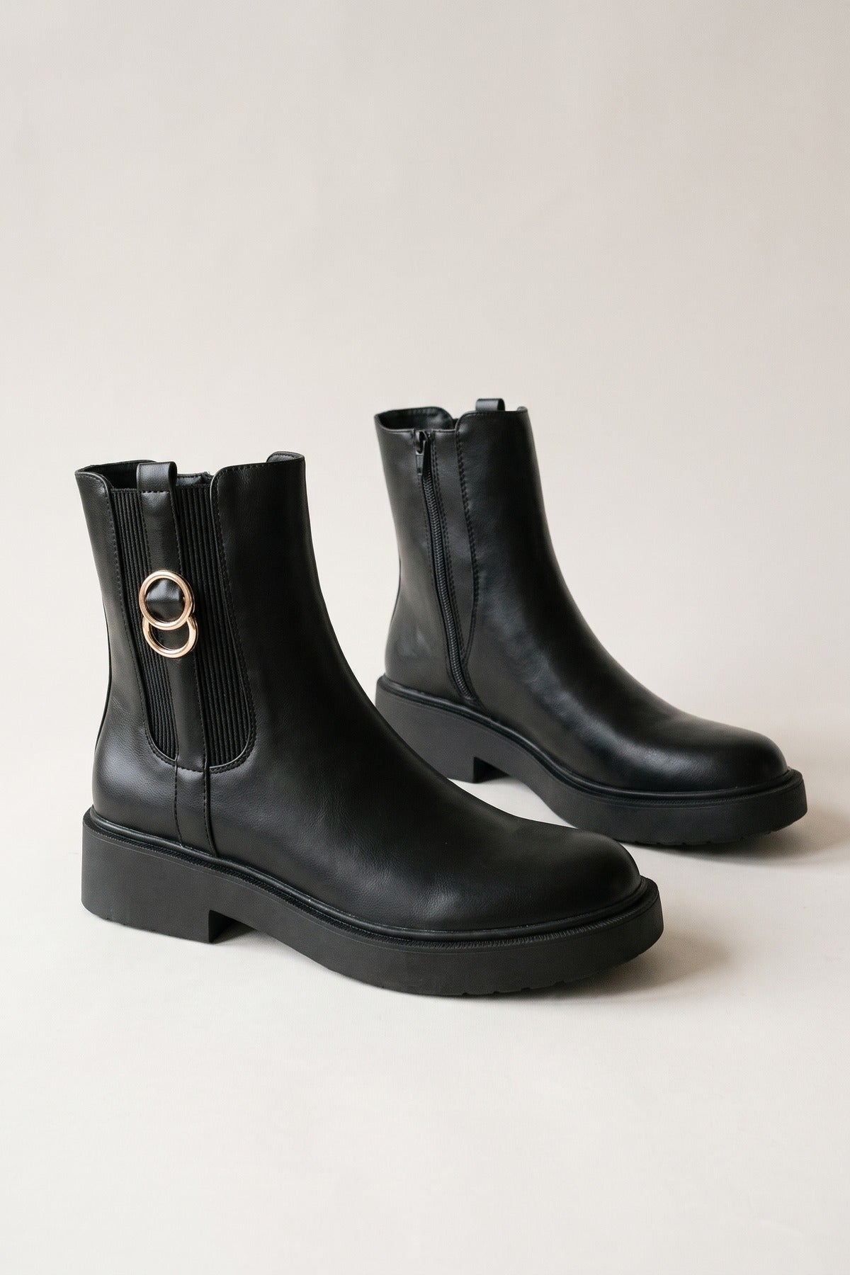 Pilar Gold Ring Chunky Chelsea Boots - Black