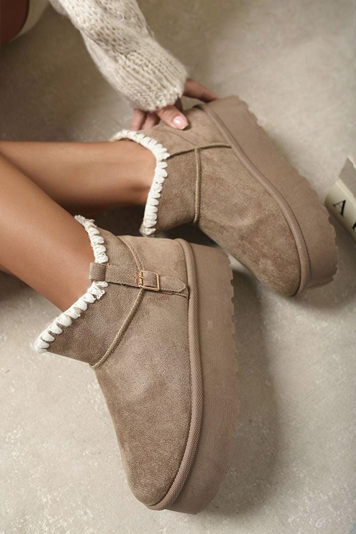 Debra Fur-lined Platform Ankle Boots - Khaki